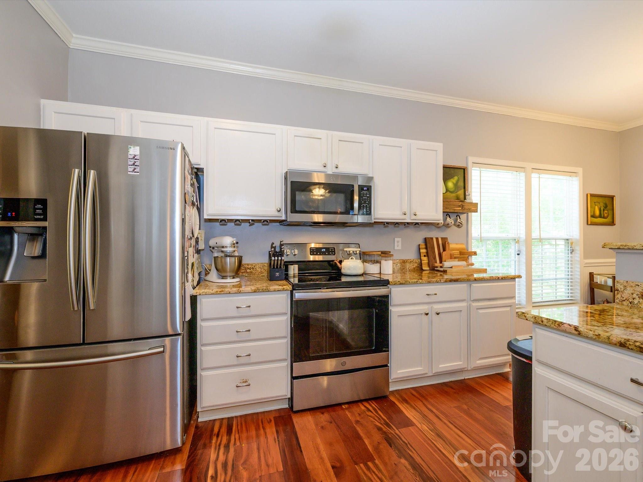 6815 Tanners Creek Drive Property Photo 13