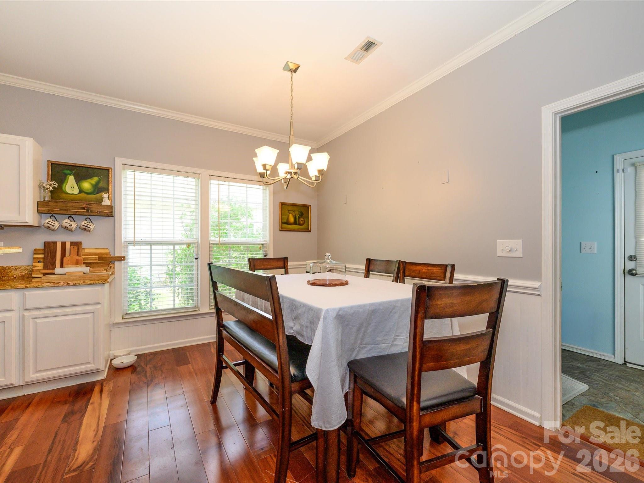 6815 Tanners Creek Drive Property Photo 15