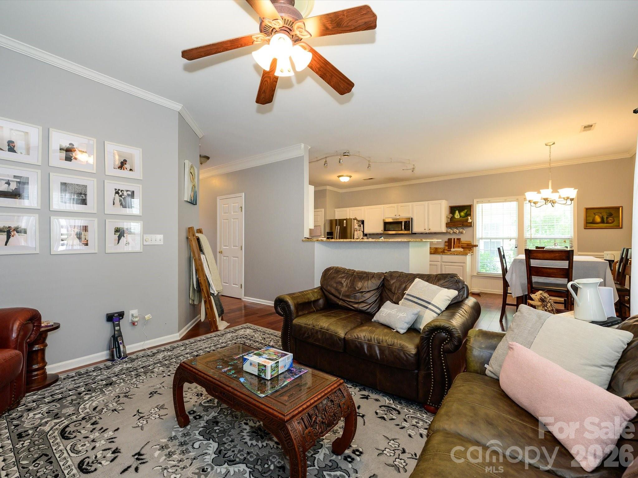 6815 Tanners Creek Drive Property Photo 19