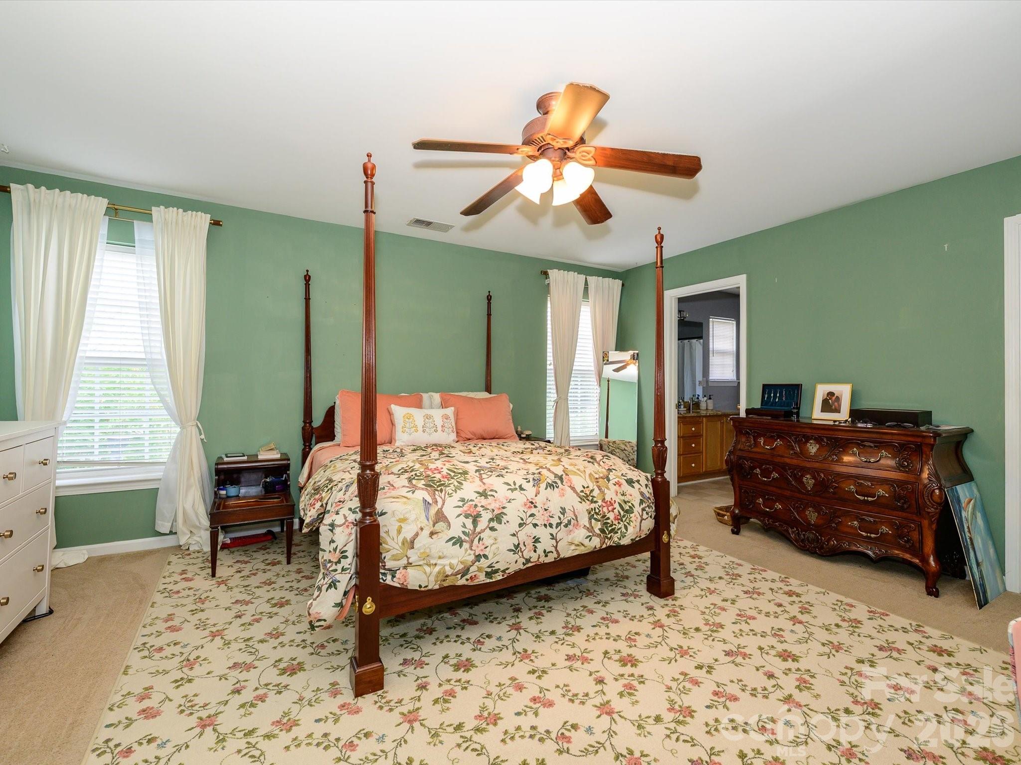6815 Tanners Creek Drive Property Photo 24