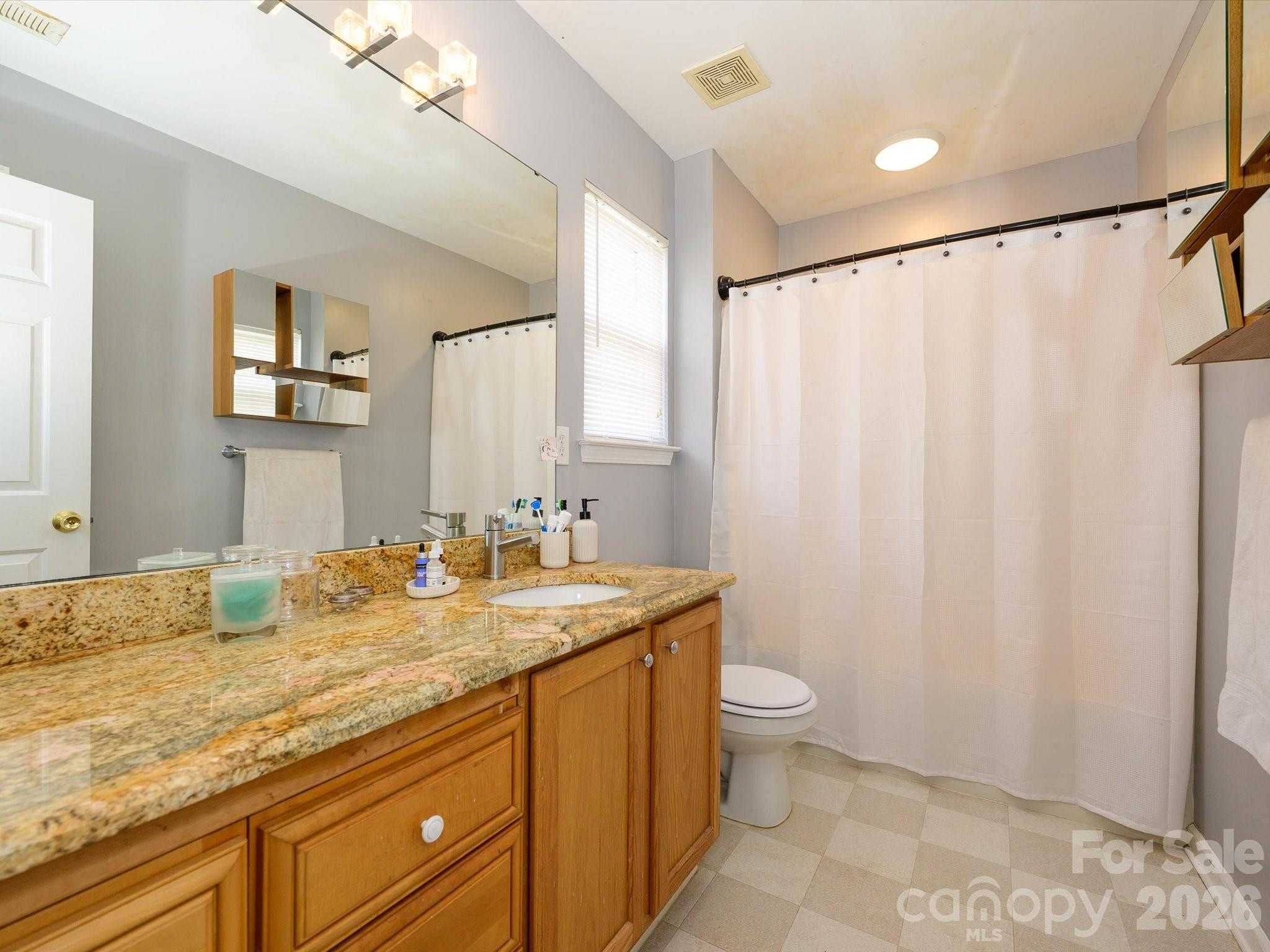 6815 Tanners Creek Drive Property Photo 28