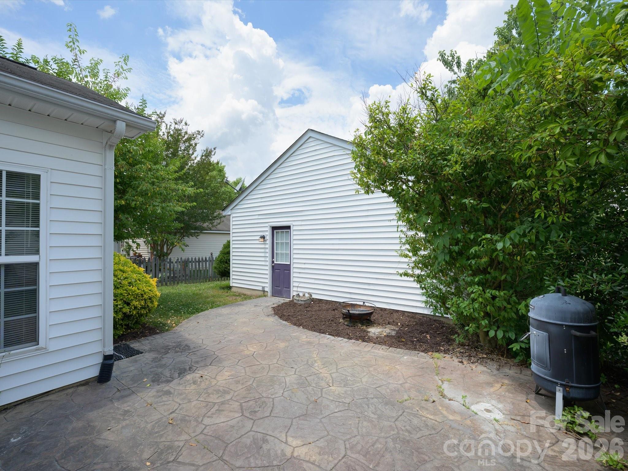 6815 Tanners Creek Drive Property Photo 29