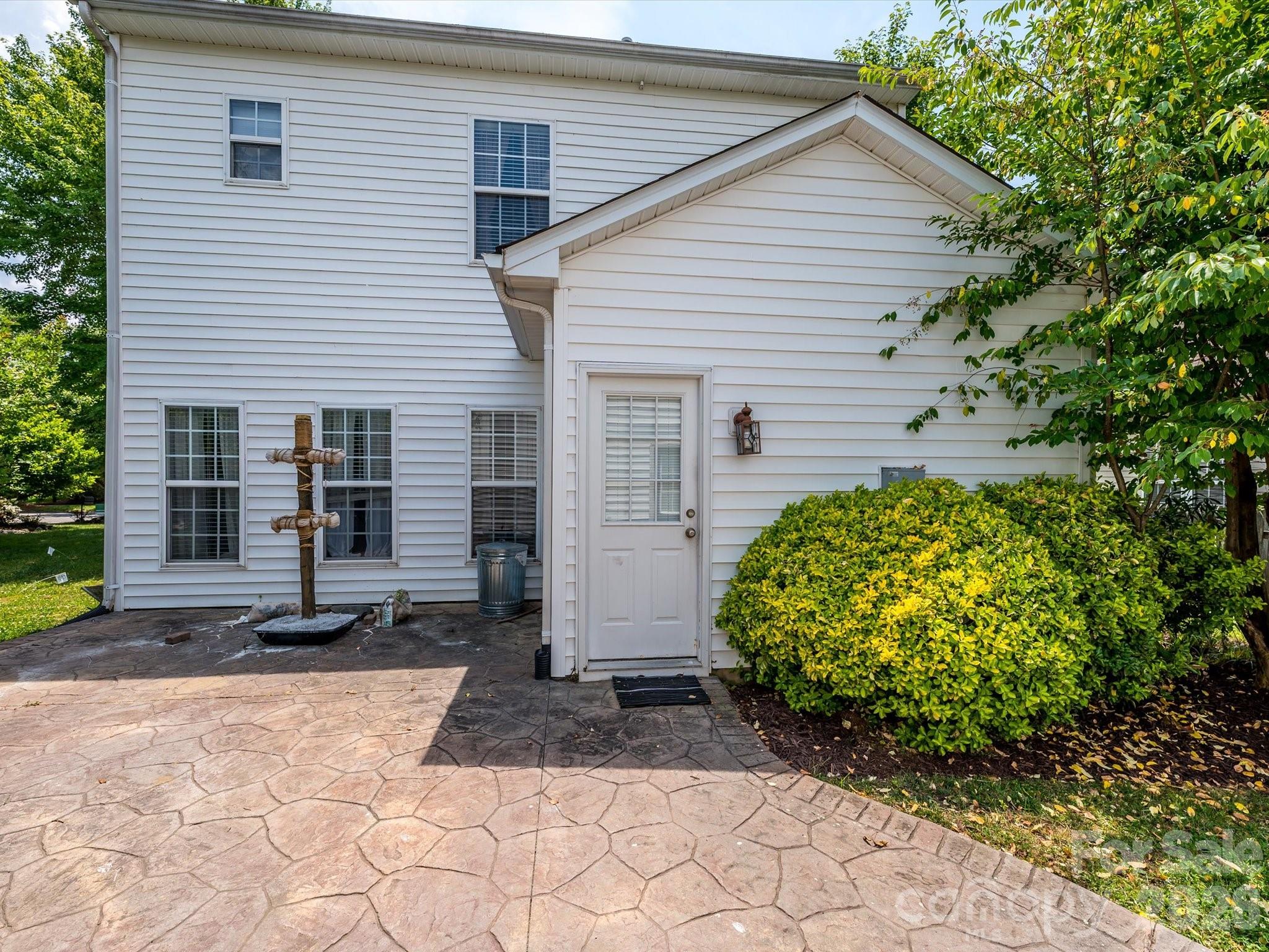 6815 Tanners Creek Drive Property Photo 30