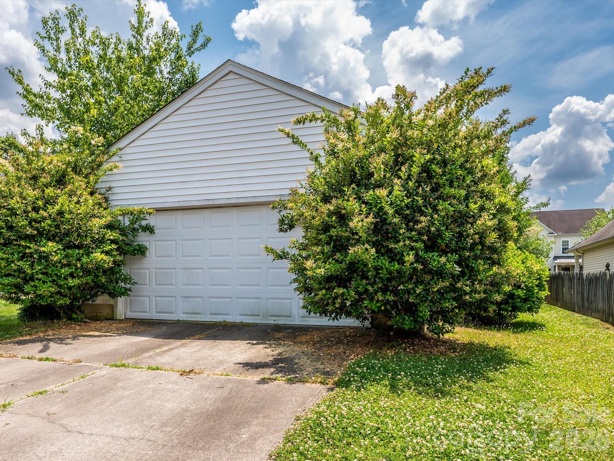 6815 Tanners Creek Drive Property Photo 32
