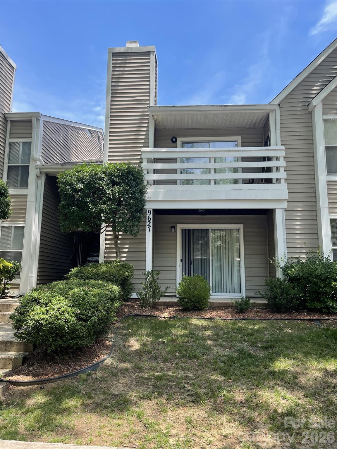 9627 Vinca Circle J Property Photo 1