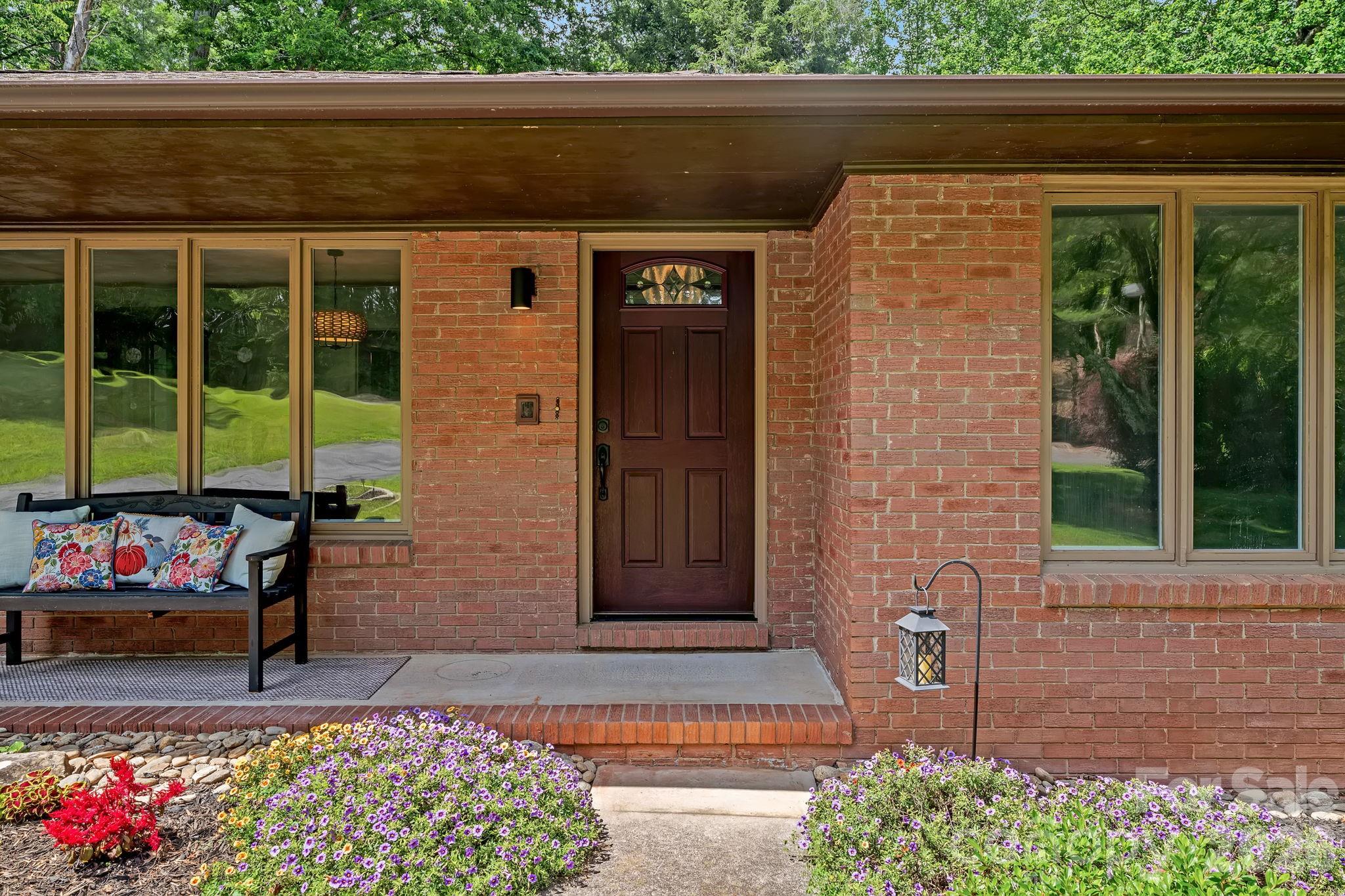 11 Grenadier Court Property Photo 3