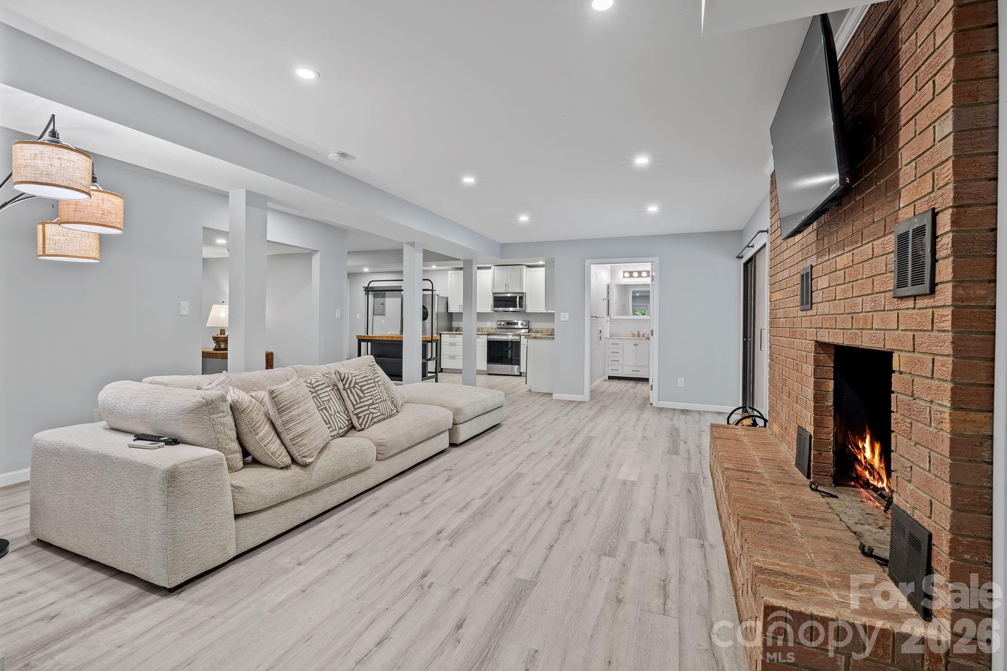11 Grenadier Court Property Photo 4