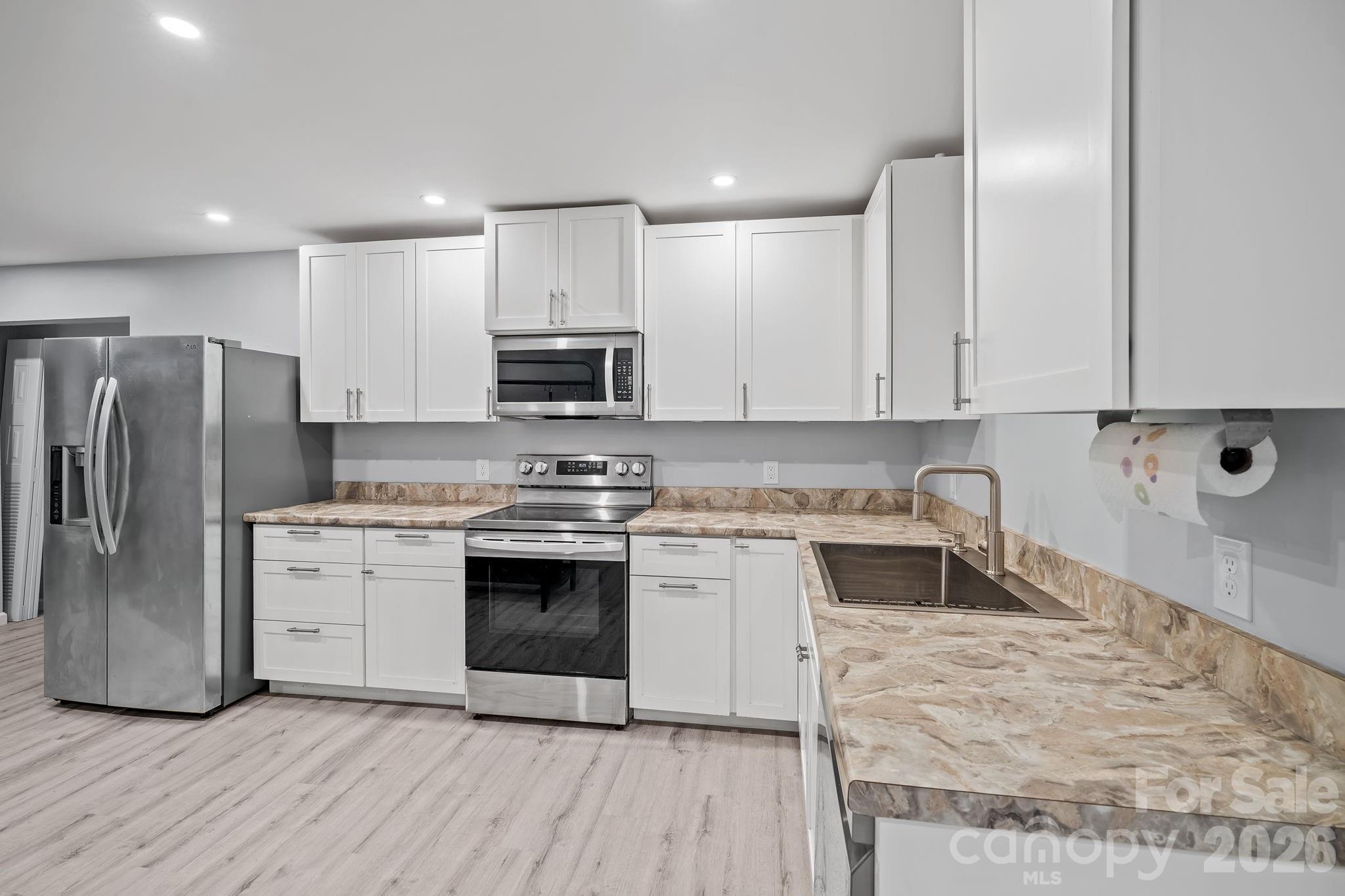 11 Grenadier Court Property Photo 7
