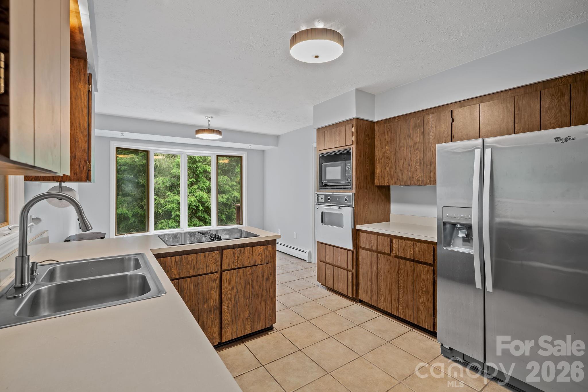 11 Grenadier Court Property Photo 21