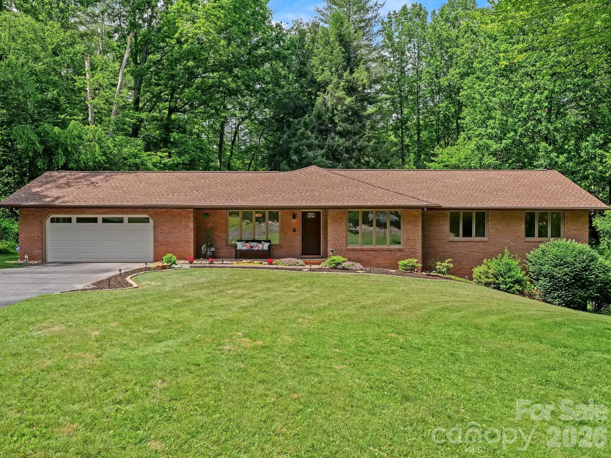 11 Grenadier Court Property Photo 35
