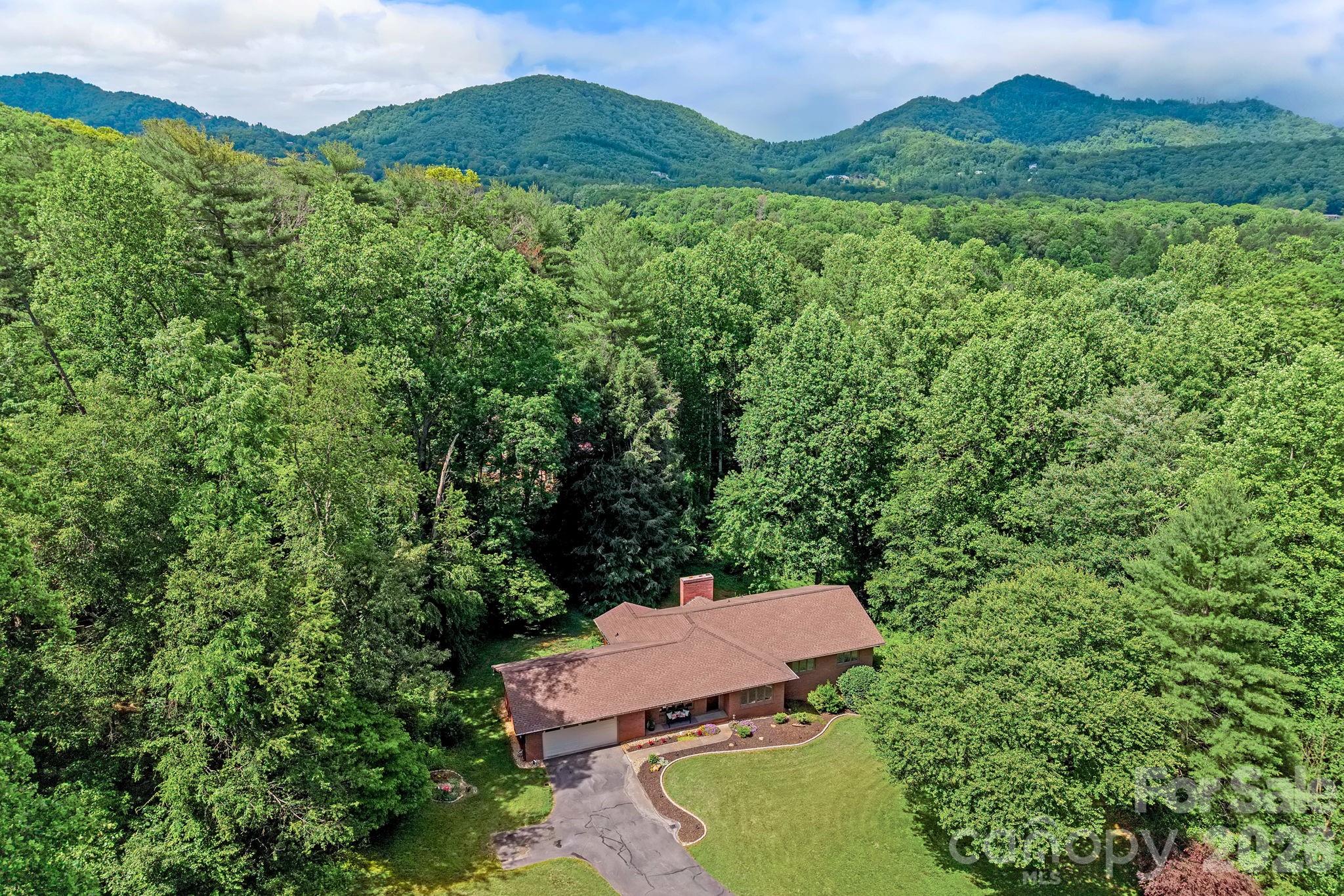 11 Grenadier Court Property Photo 36