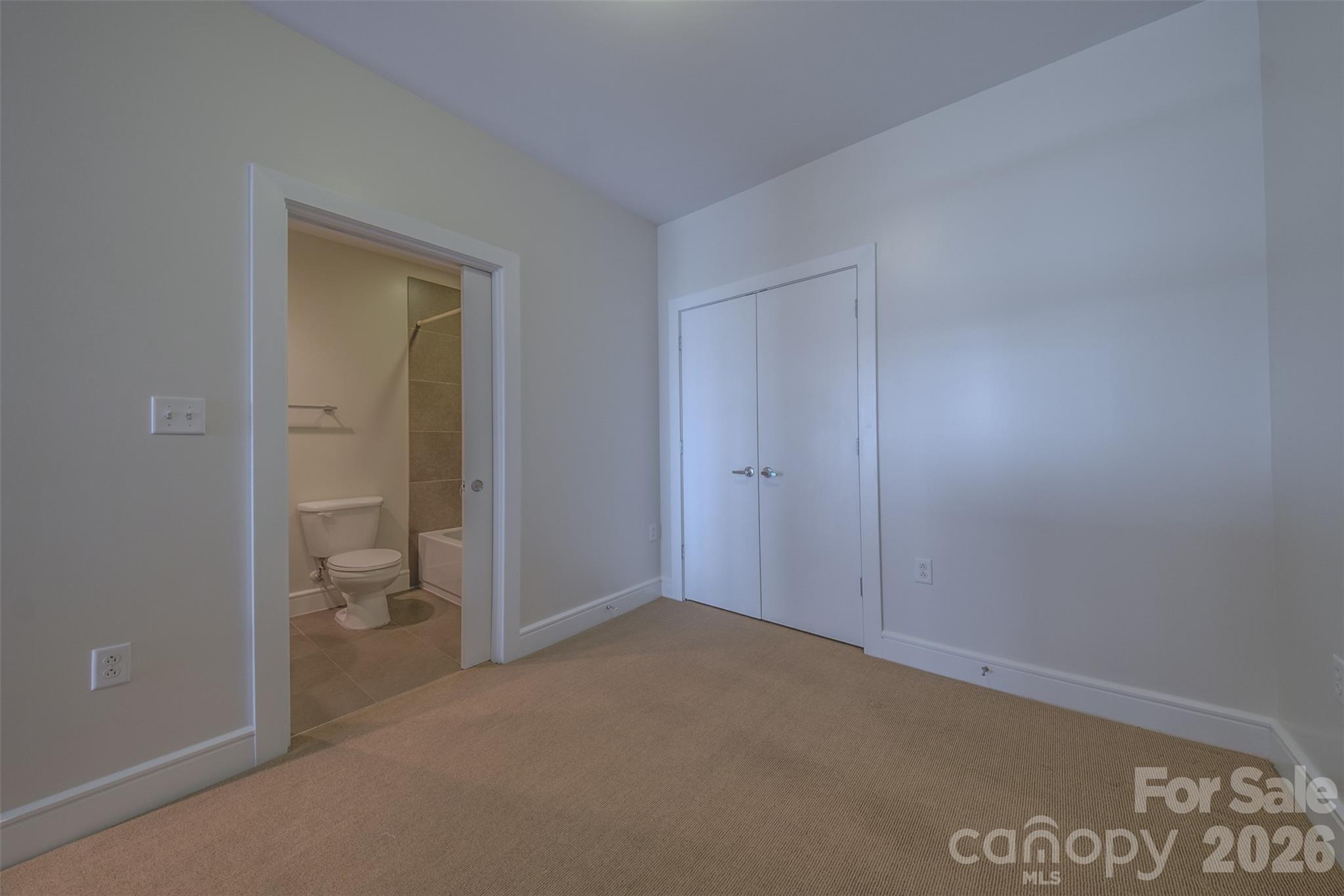 333 W Trade Street 1602 Property Photo 25