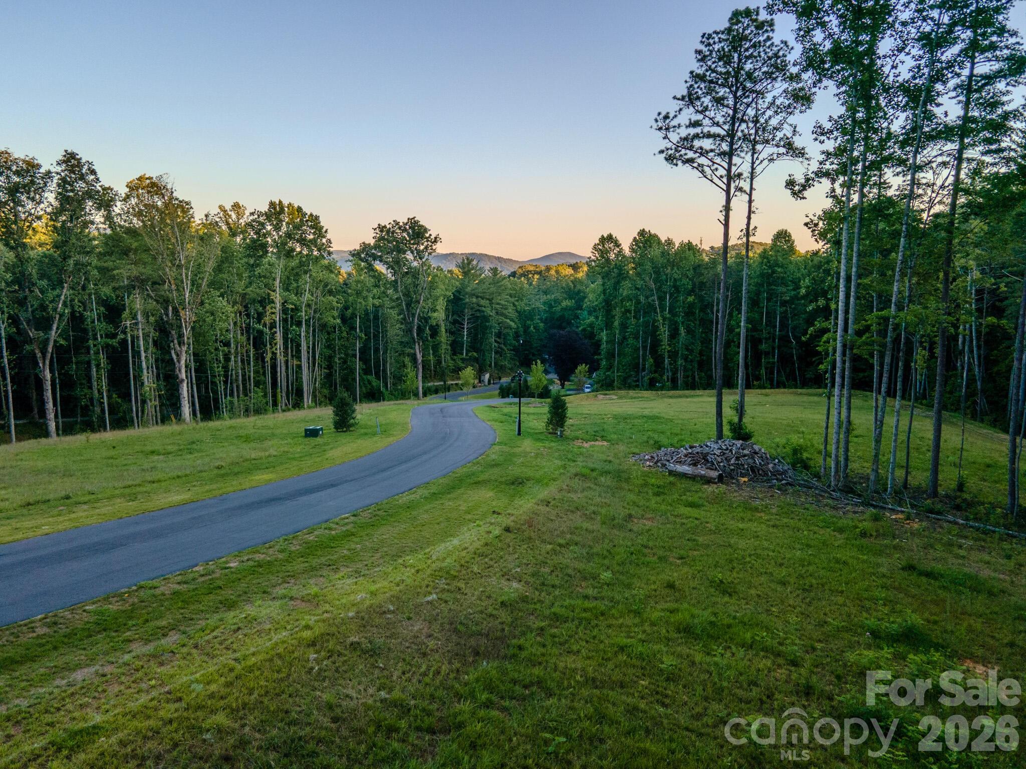 424 Irvine Drive Property Photo 1