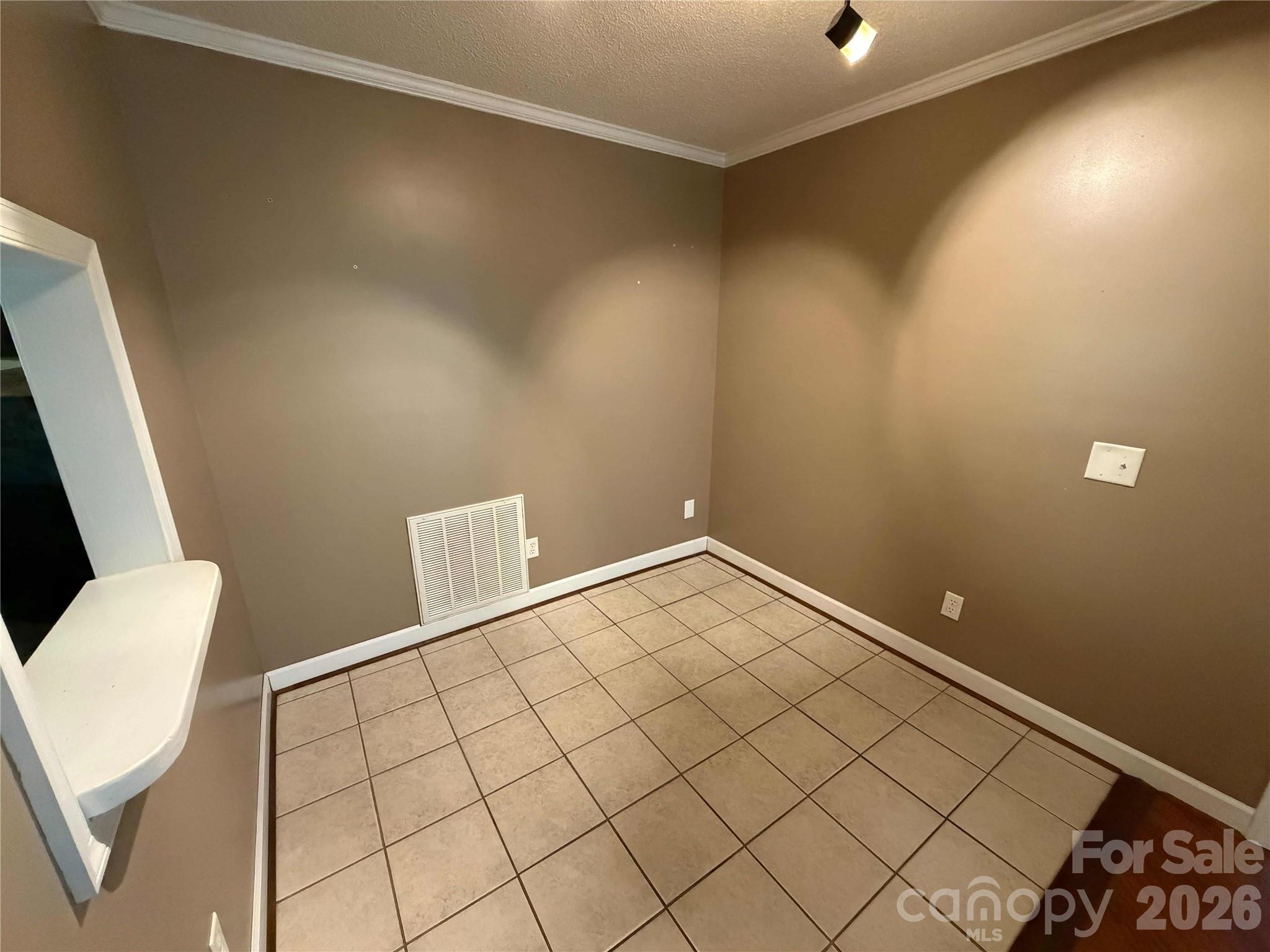 2076 S Fork Drive Property Photo 8