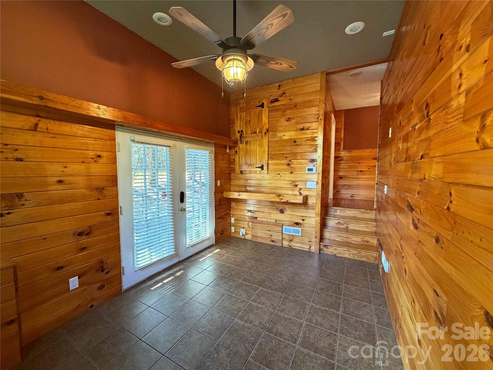 2076 S Fork Drive Property Photo 12