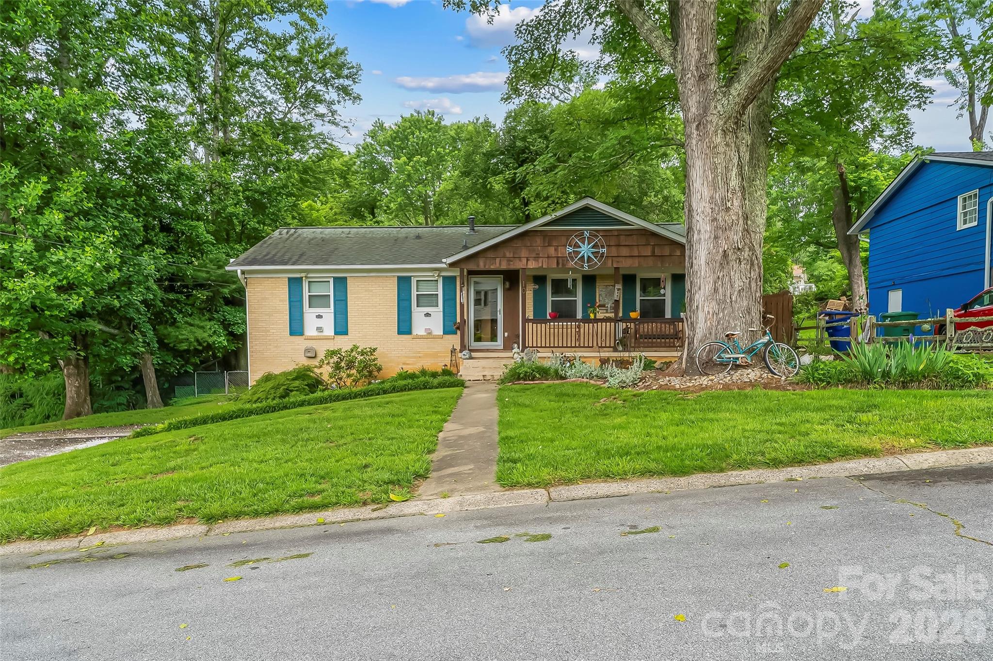 10 Oak Leaf Lane Property Photo 2