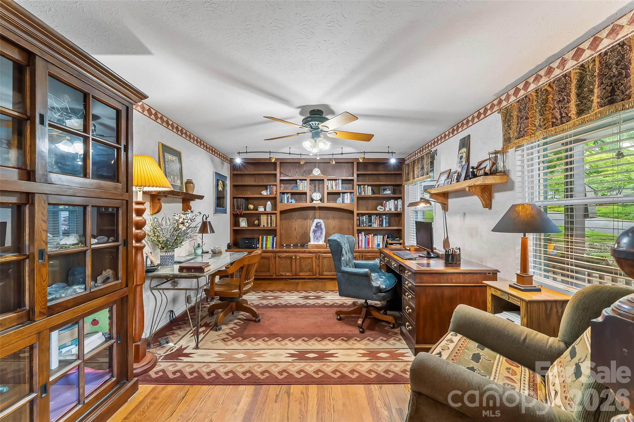 10 Oak Leaf Lane Property Photo 4