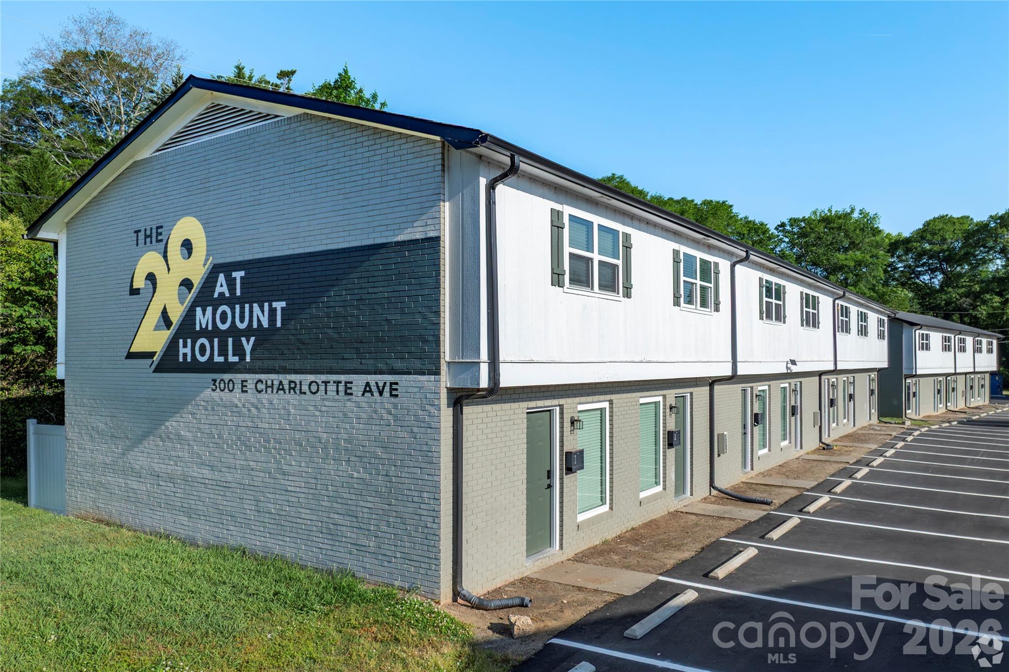 300 E Charlotte Avenue Property Photo 1