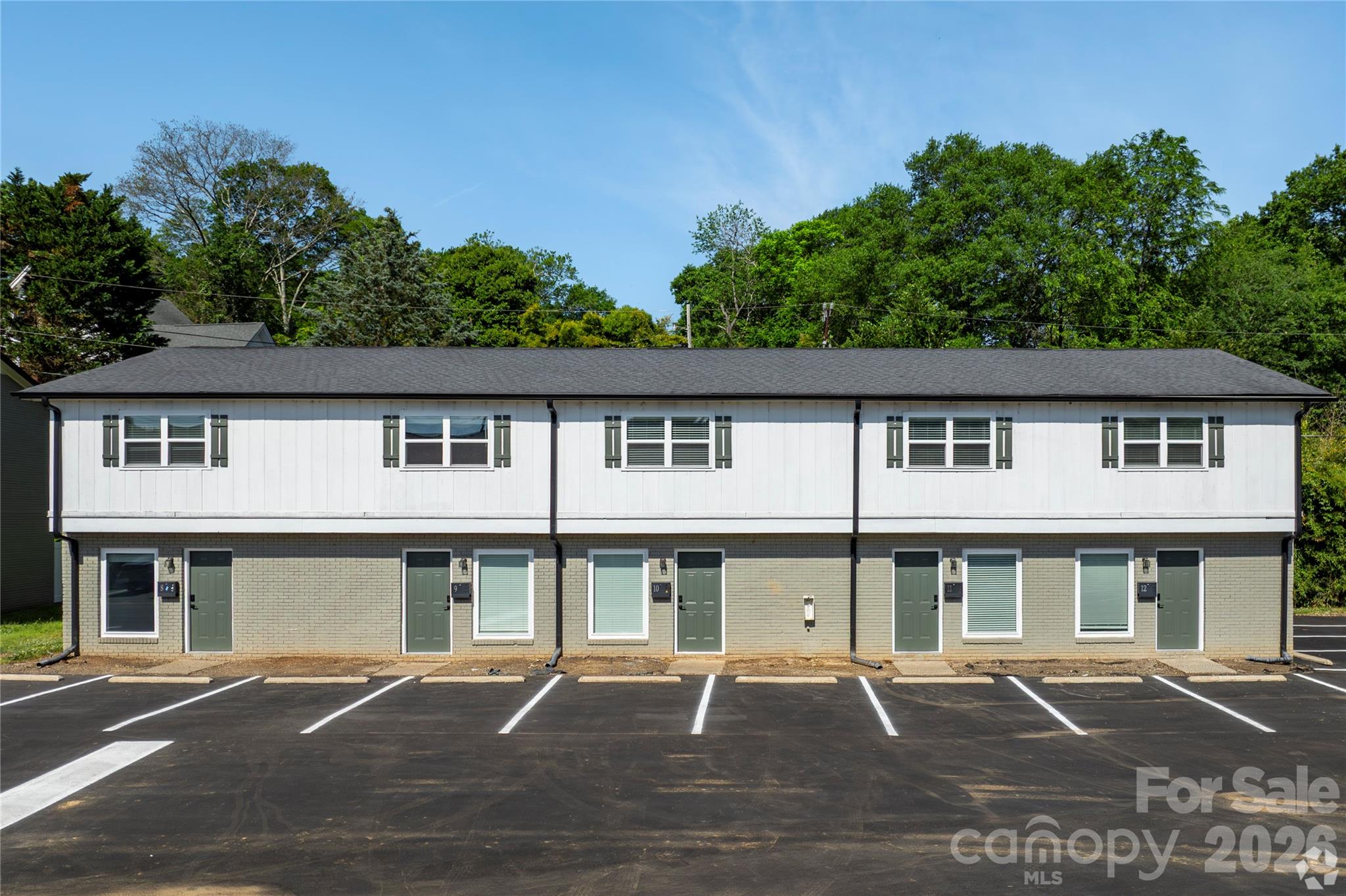 300 E Charlotte Avenue Property Photo 2