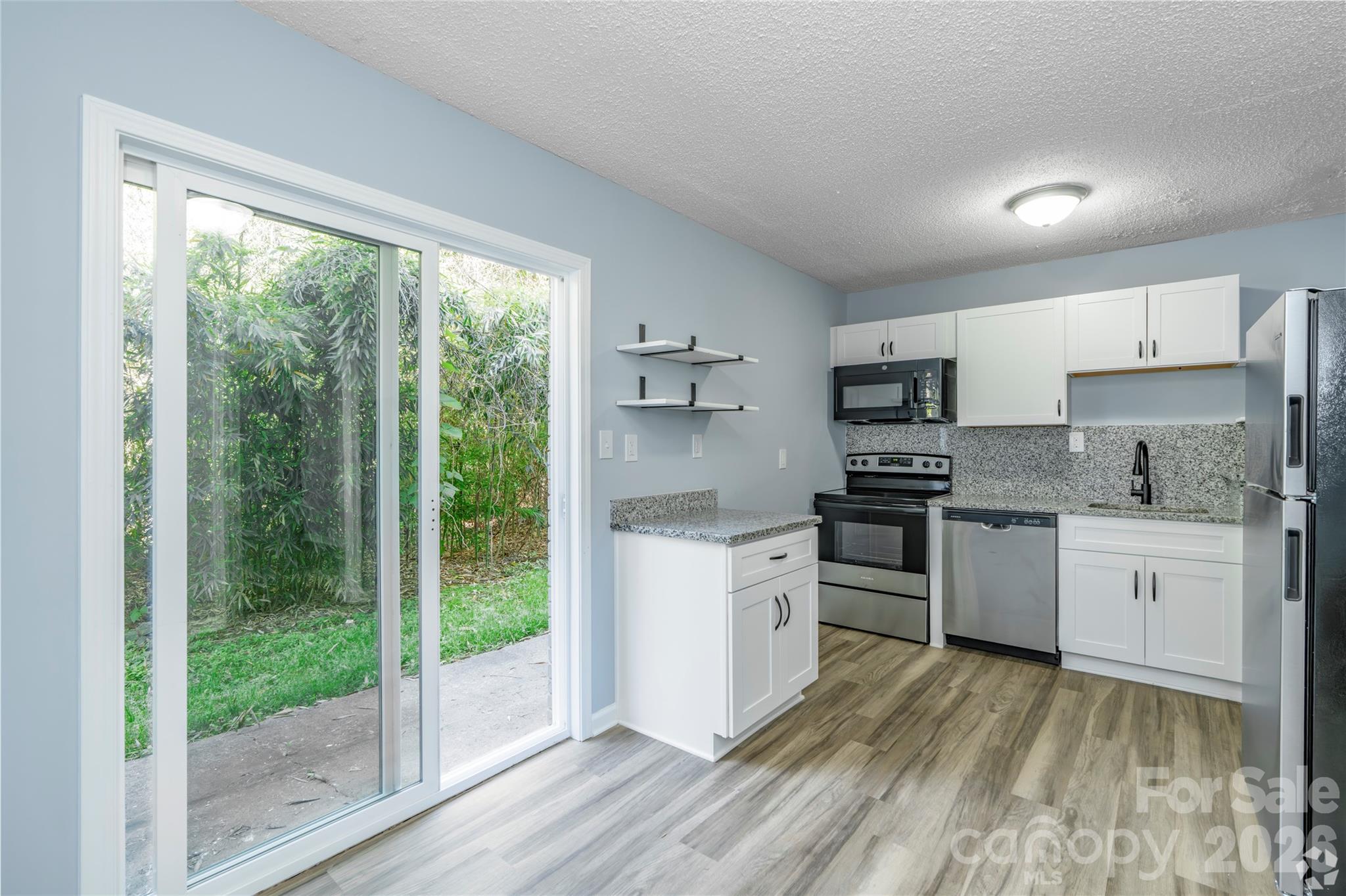 300 E Charlotte Avenue Property Photo 4