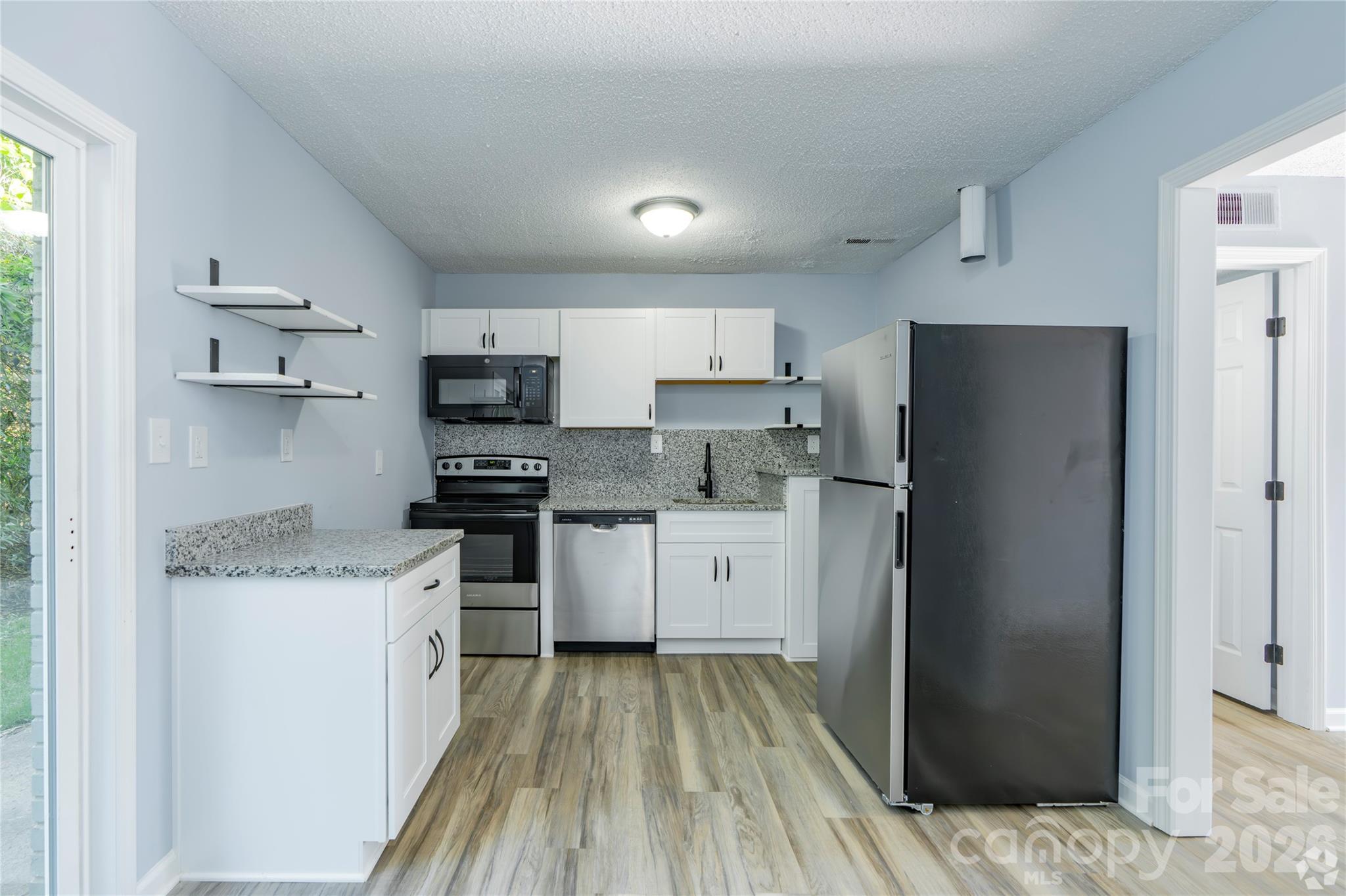 300 E Charlotte Avenue Property Photo 5