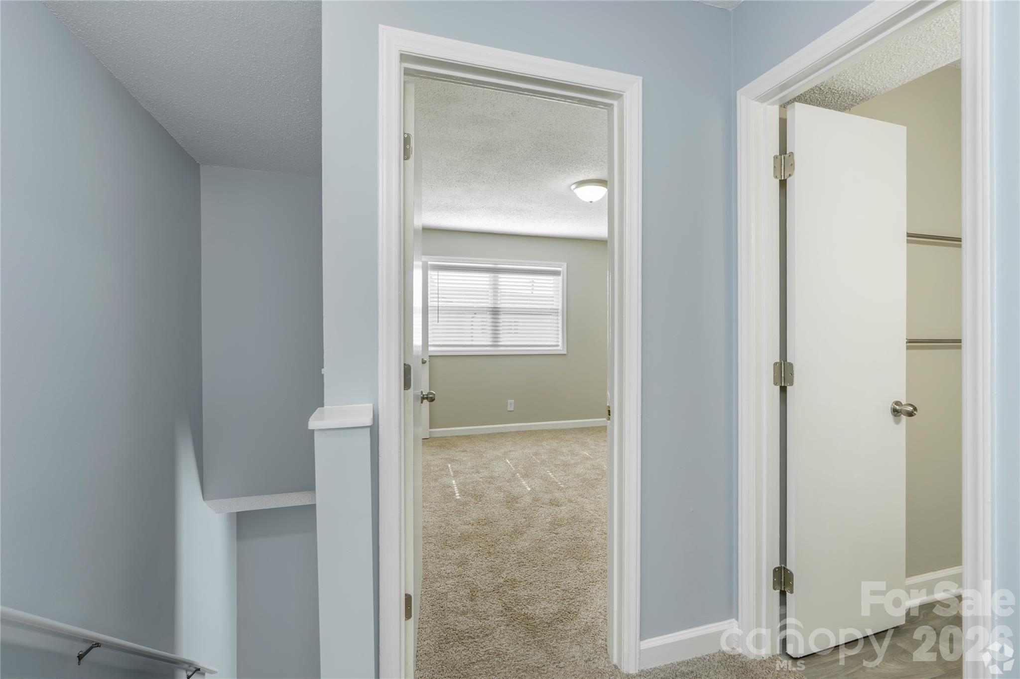 300 E Charlotte Avenue Property Photo 11