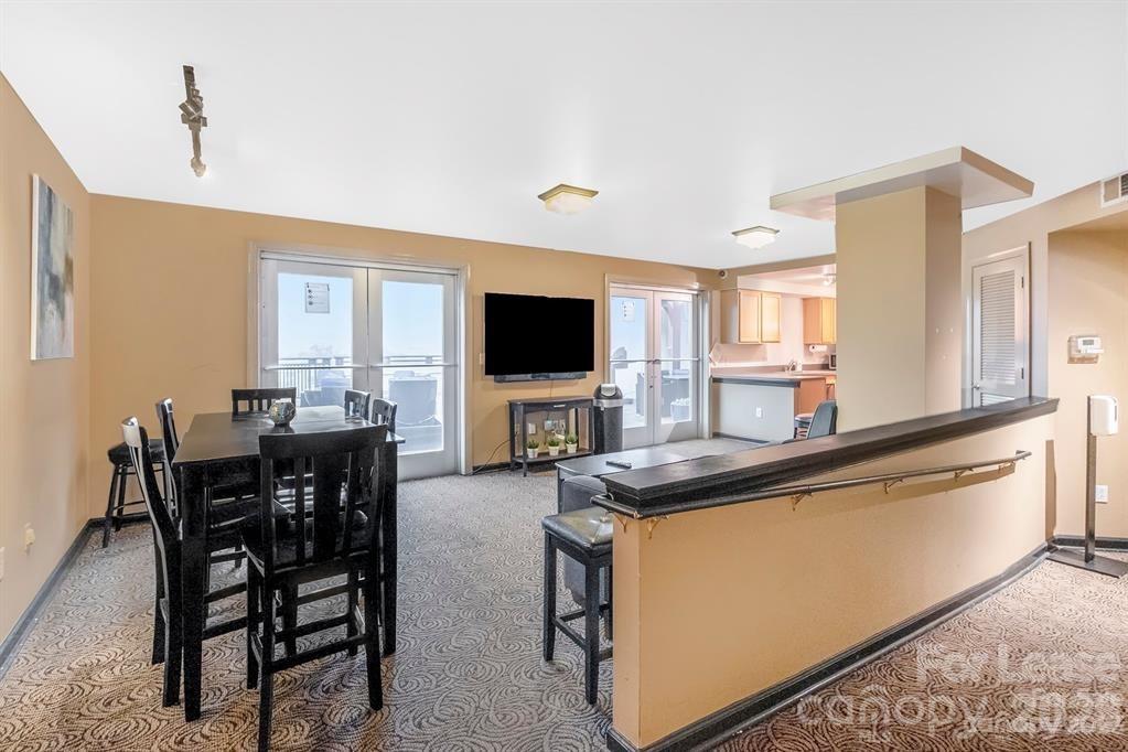 718 W Trade Street 707 Property Photo 17