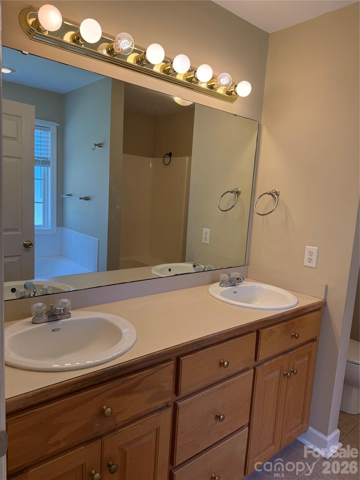 2178 Ixoria Road 6 Property Photo 16