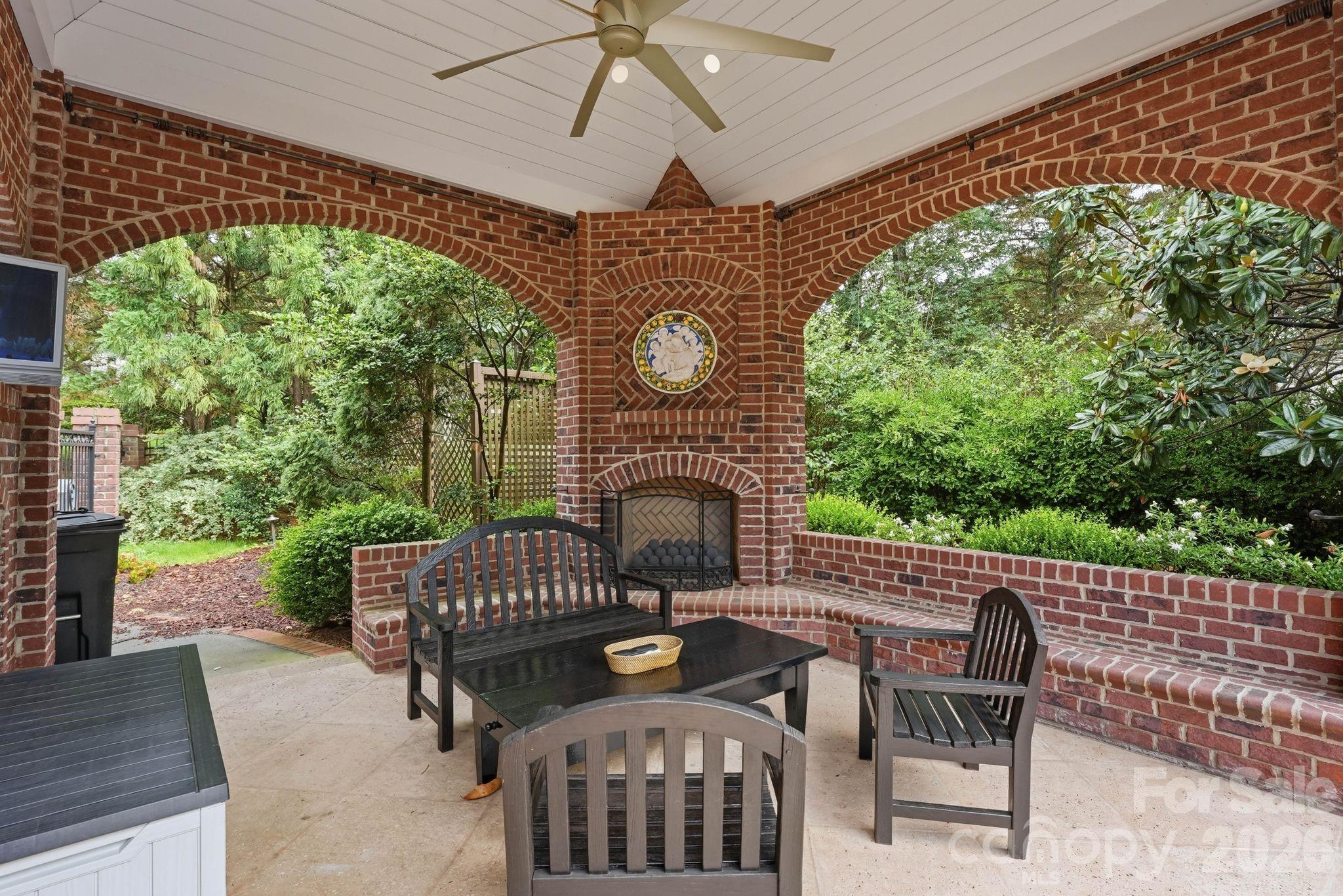 8700 Challis Farm Road Property Photo 14