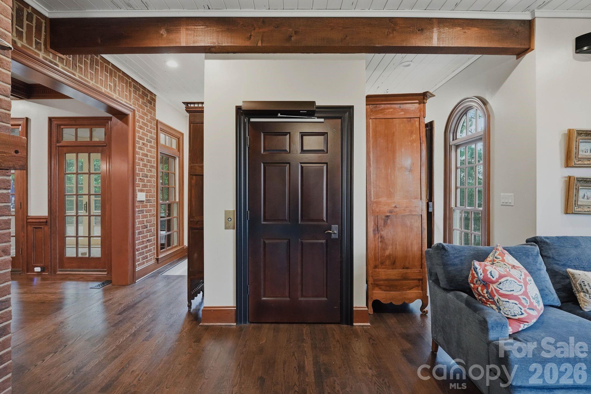 8700 Challis Farm Road Property Photo 23
