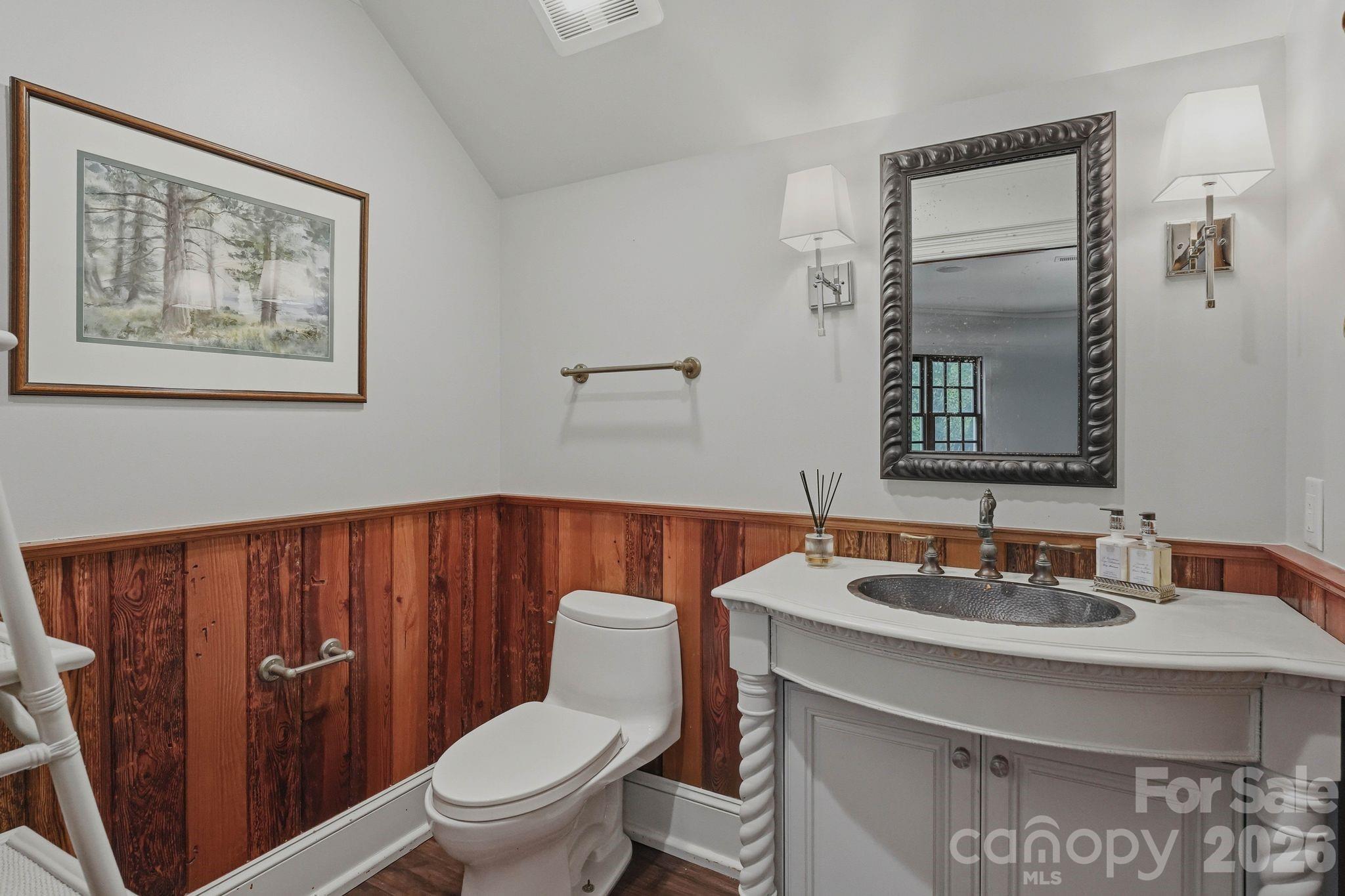 8700 Challis Farm Road Property Photo 33