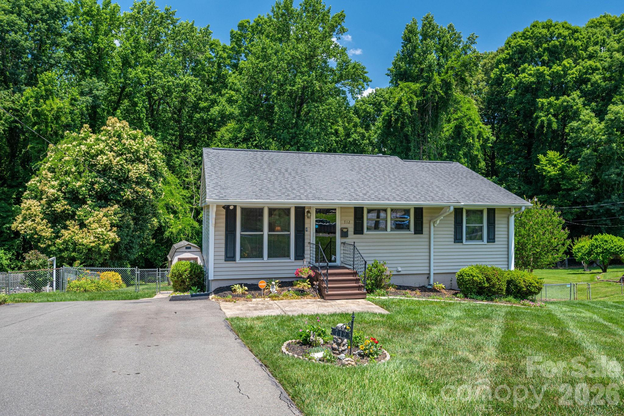 712 Crestwood Avenue Property Photo 6