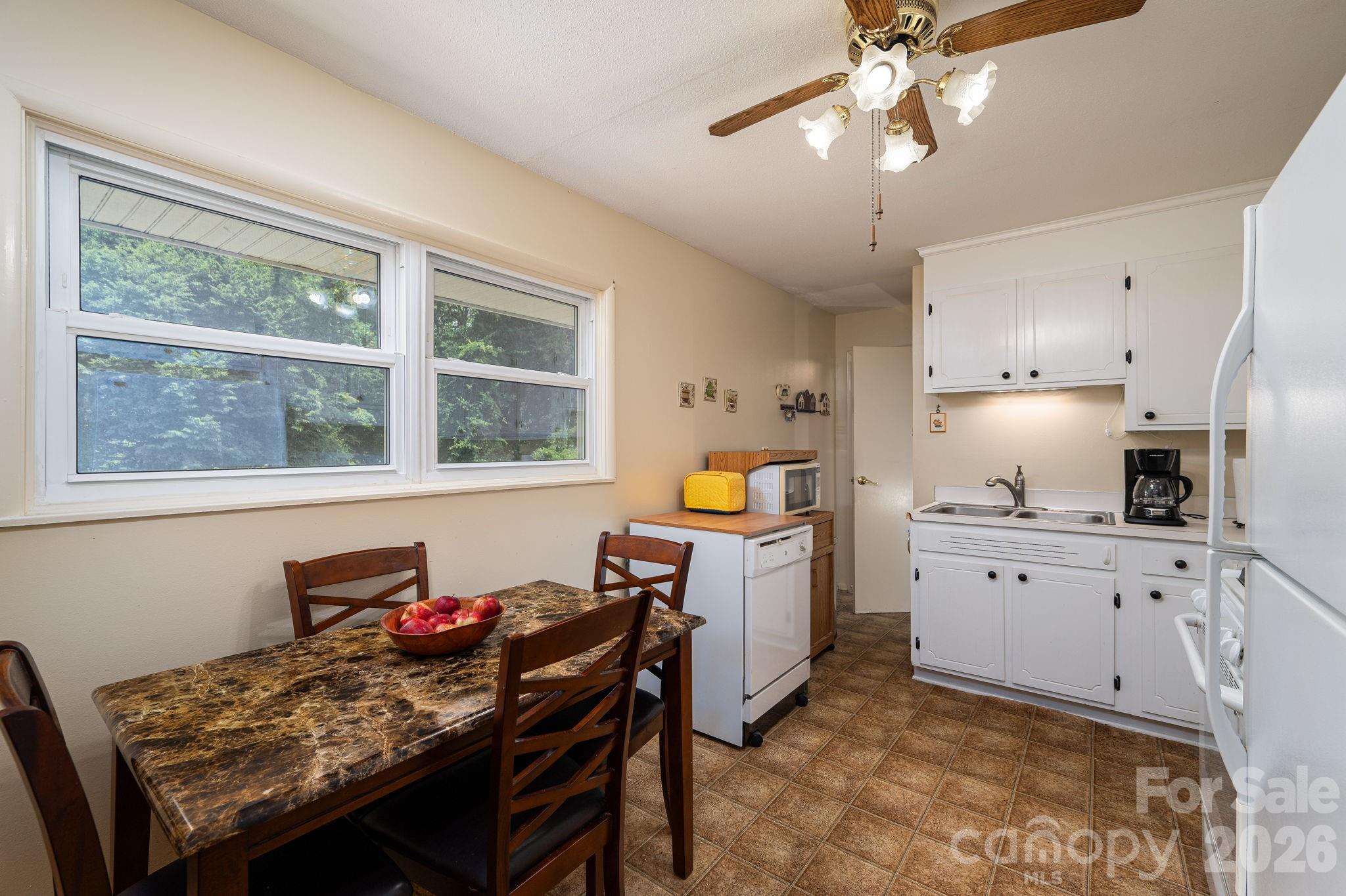 712 Crestwood Avenue Property Photo 11