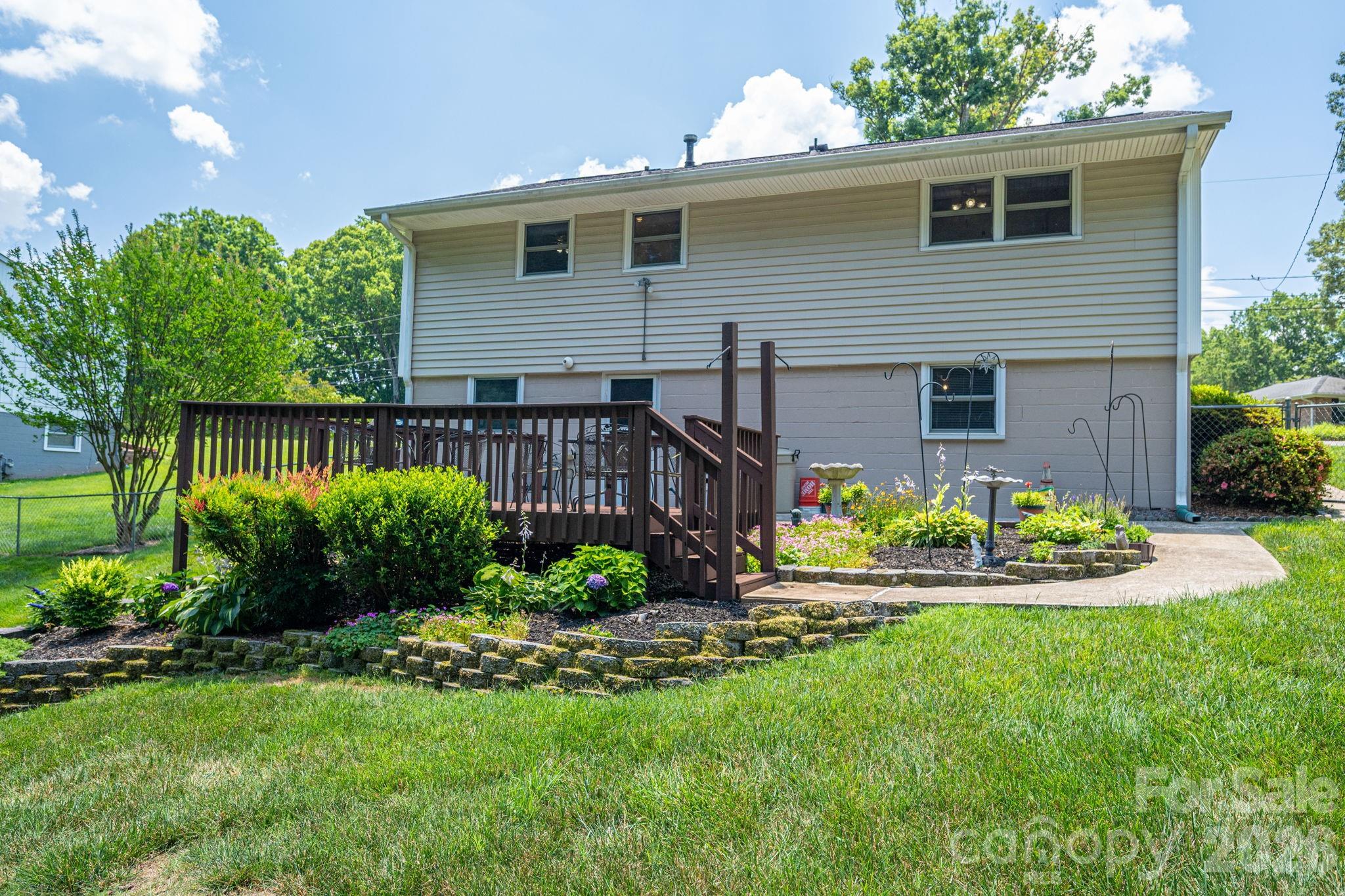 712 Crestwood Avenue Property Photo 25