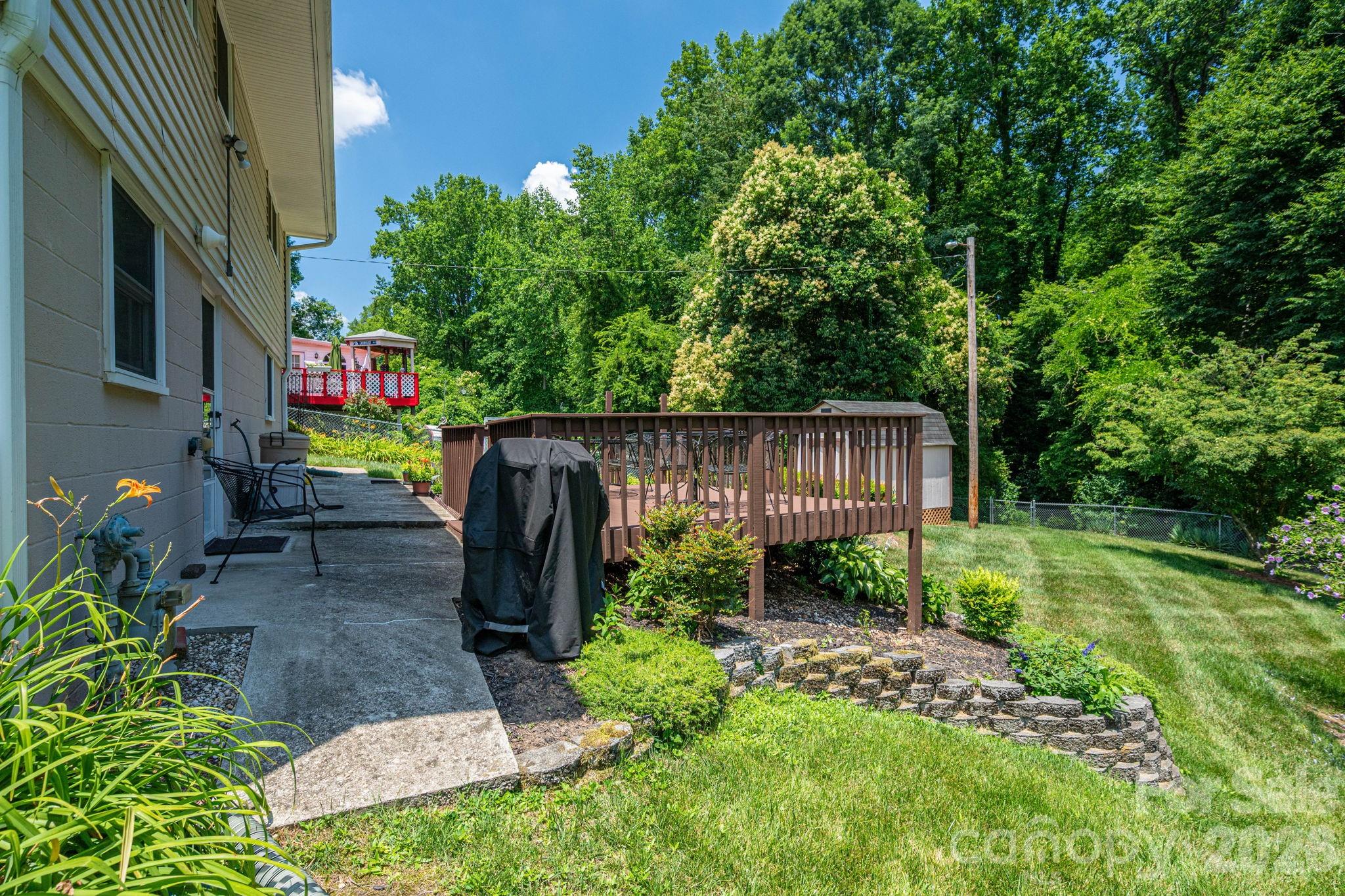 712 Crestwood Avenue Property Photo 26