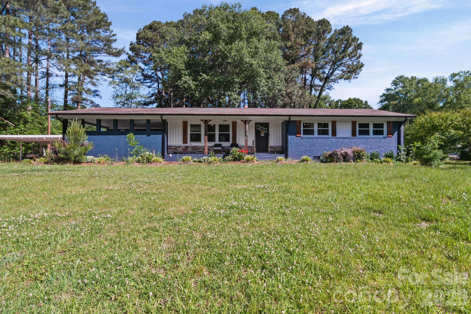 809 Elaine Drive Property Photo 2