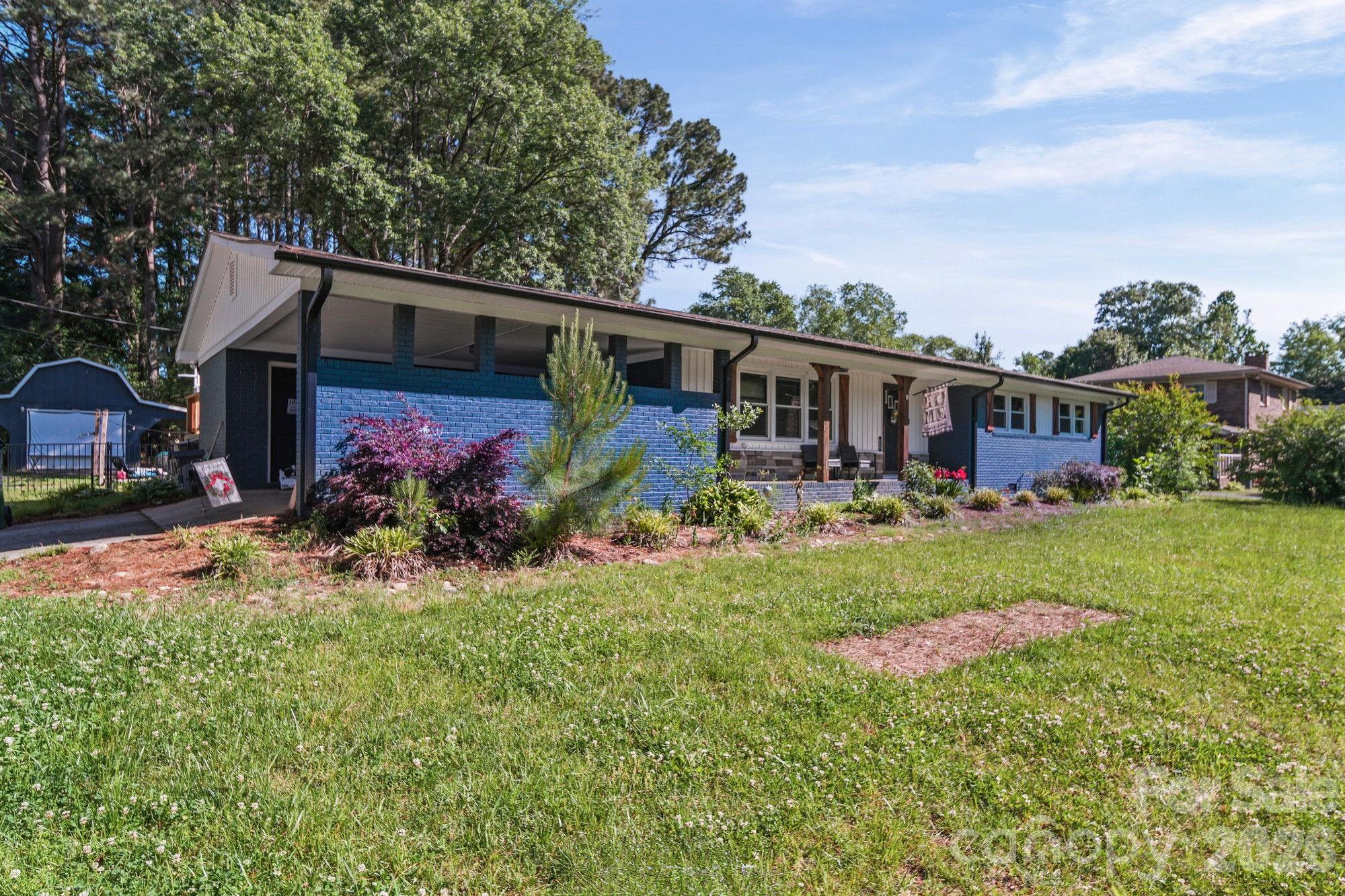 809 Elaine Drive Property Photo 4