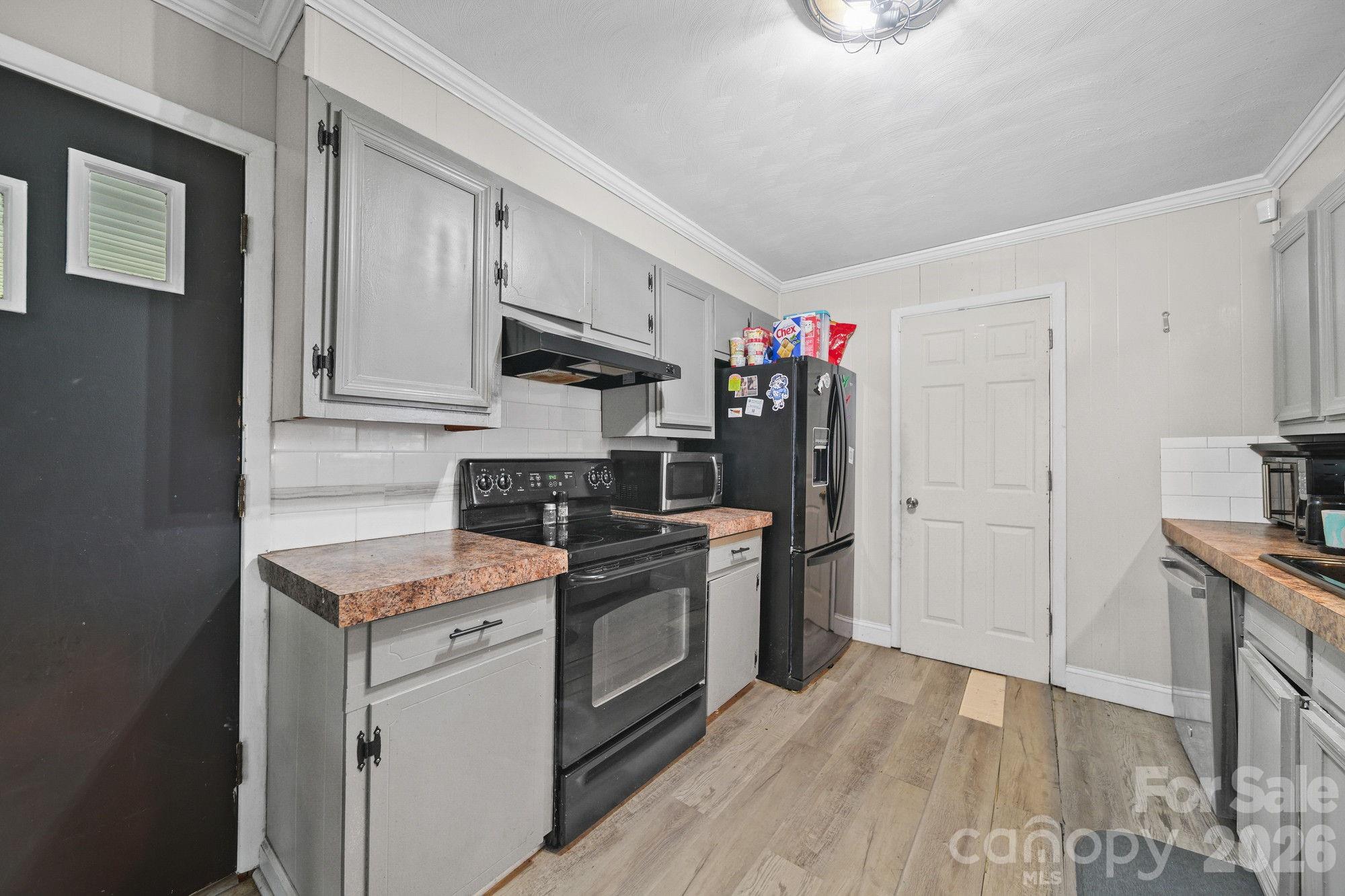809 Elaine Drive Property Photo 12