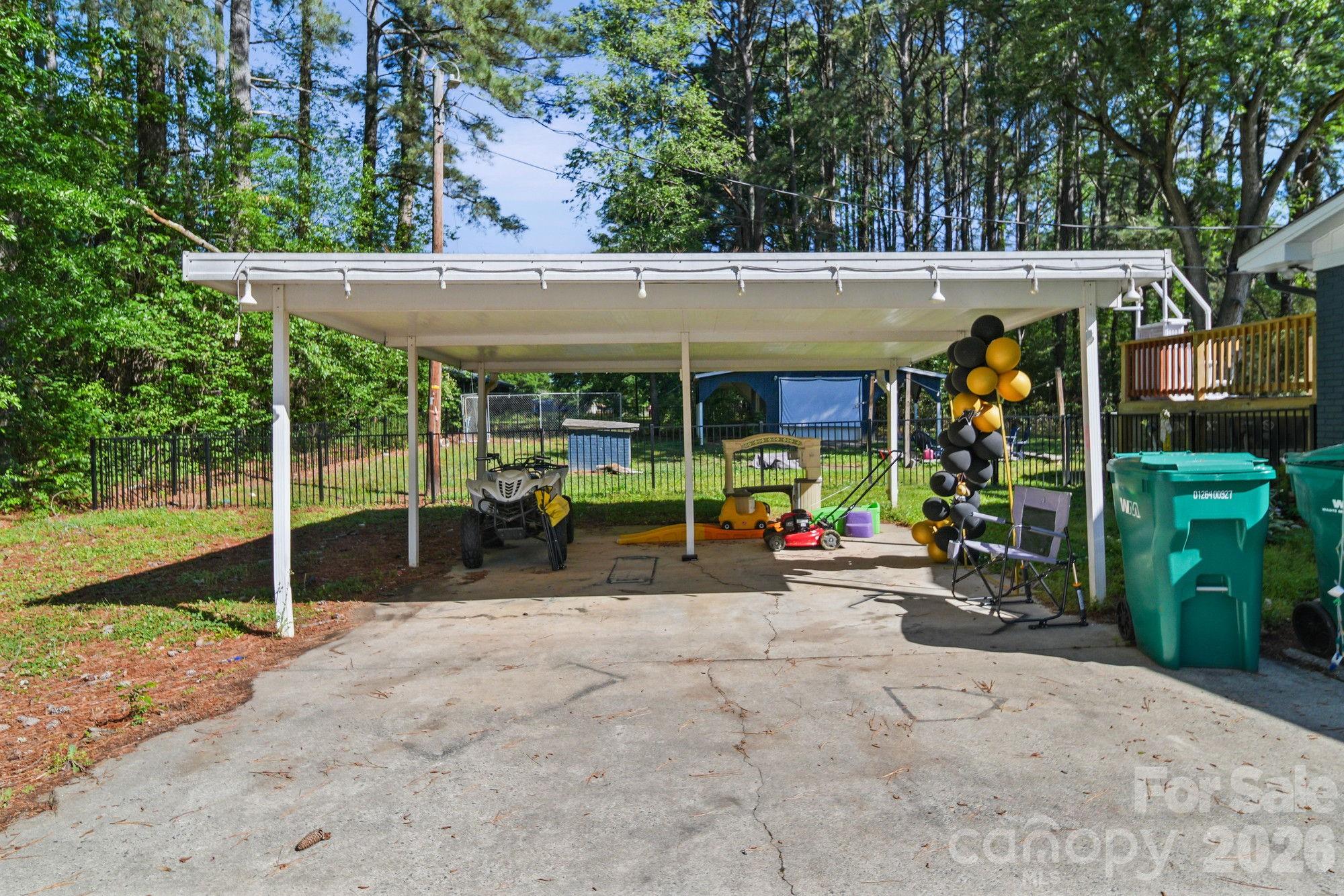 809 Elaine Drive Property Photo 24