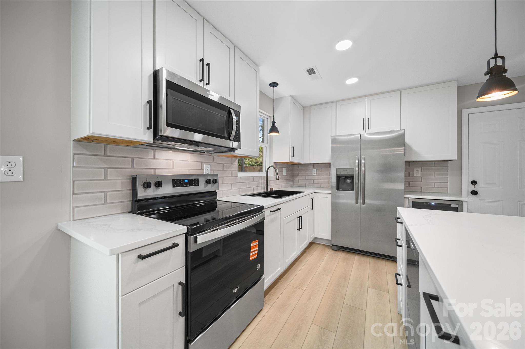 1421 Tyvola Road Property Photo 7
