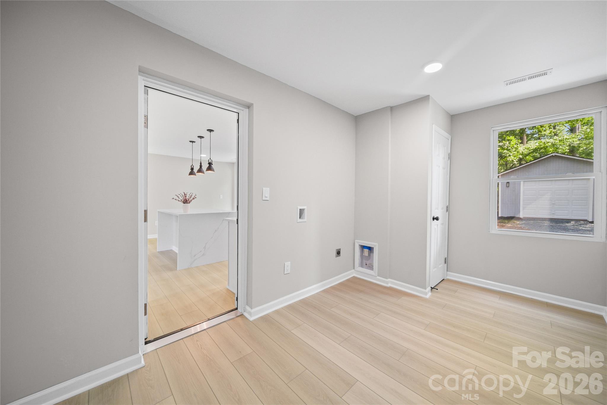 1421 Tyvola Road Property Photo 10
