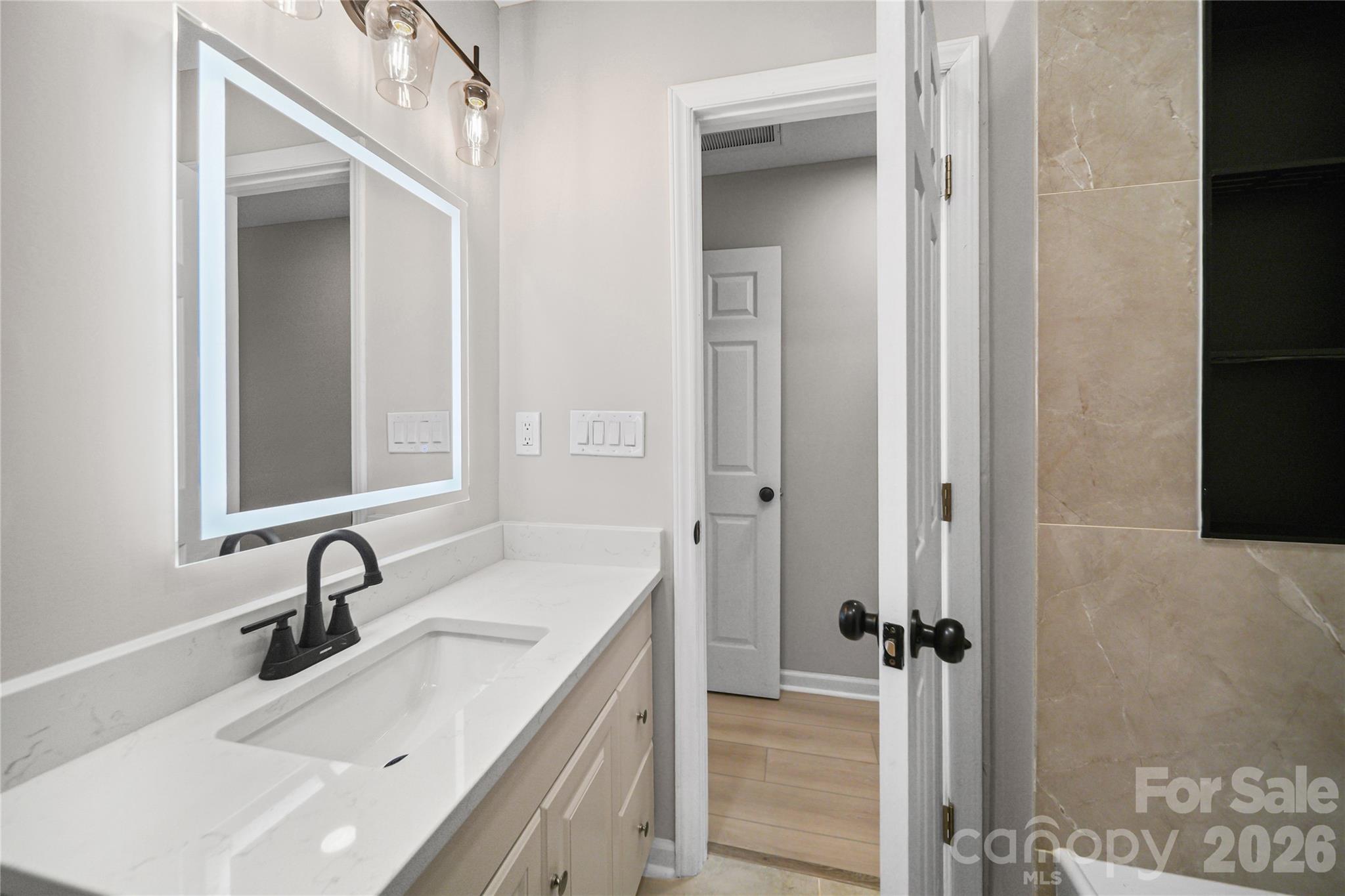 1421 Tyvola Road Property Photo 12