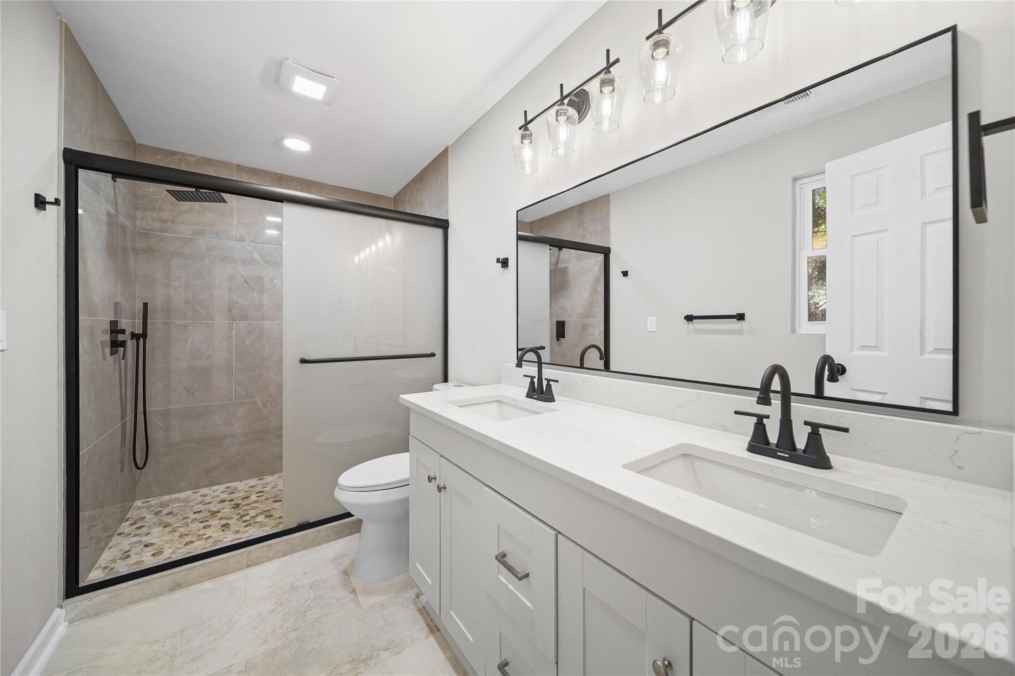 1421 Tyvola Road Property Photo 19