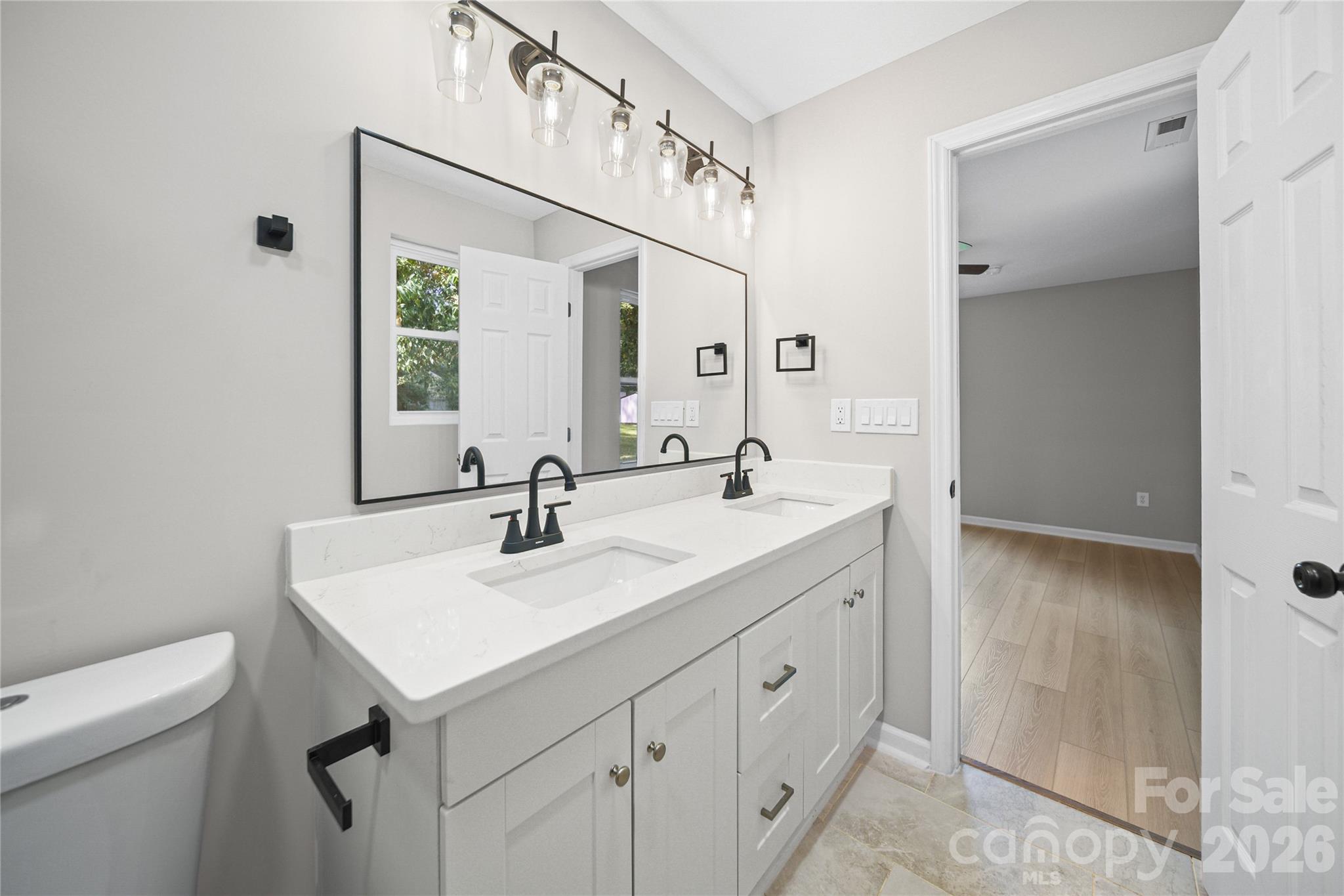 1421 Tyvola Road Property Photo 21