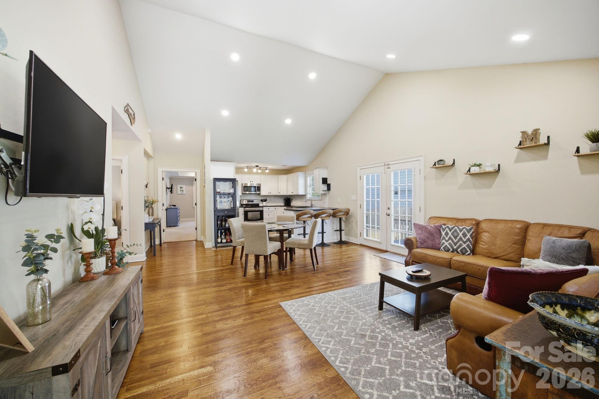 1742 Dunkirk Drive Property Photo 6