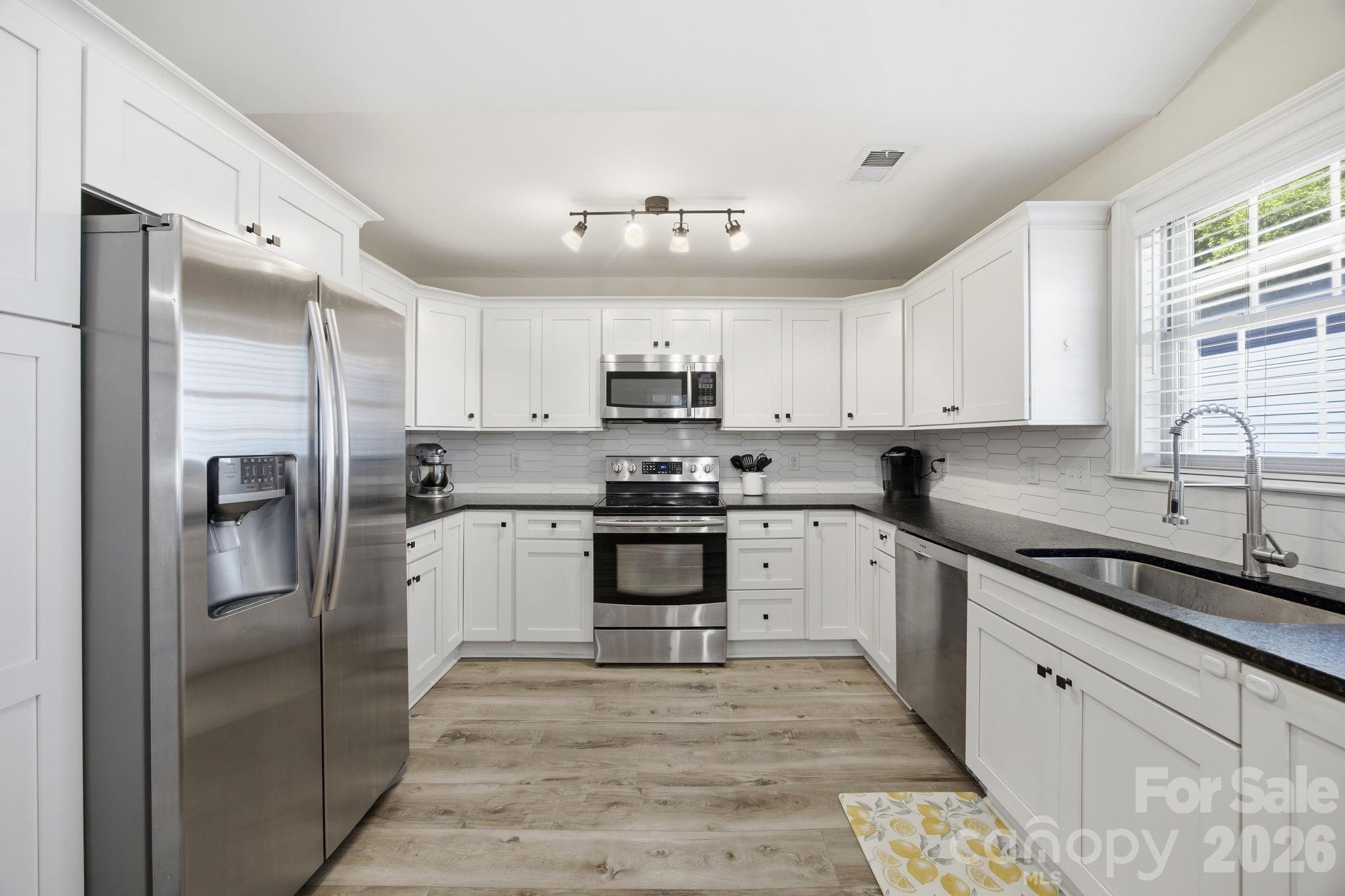 1742 Dunkirk Drive Property Photo 19
