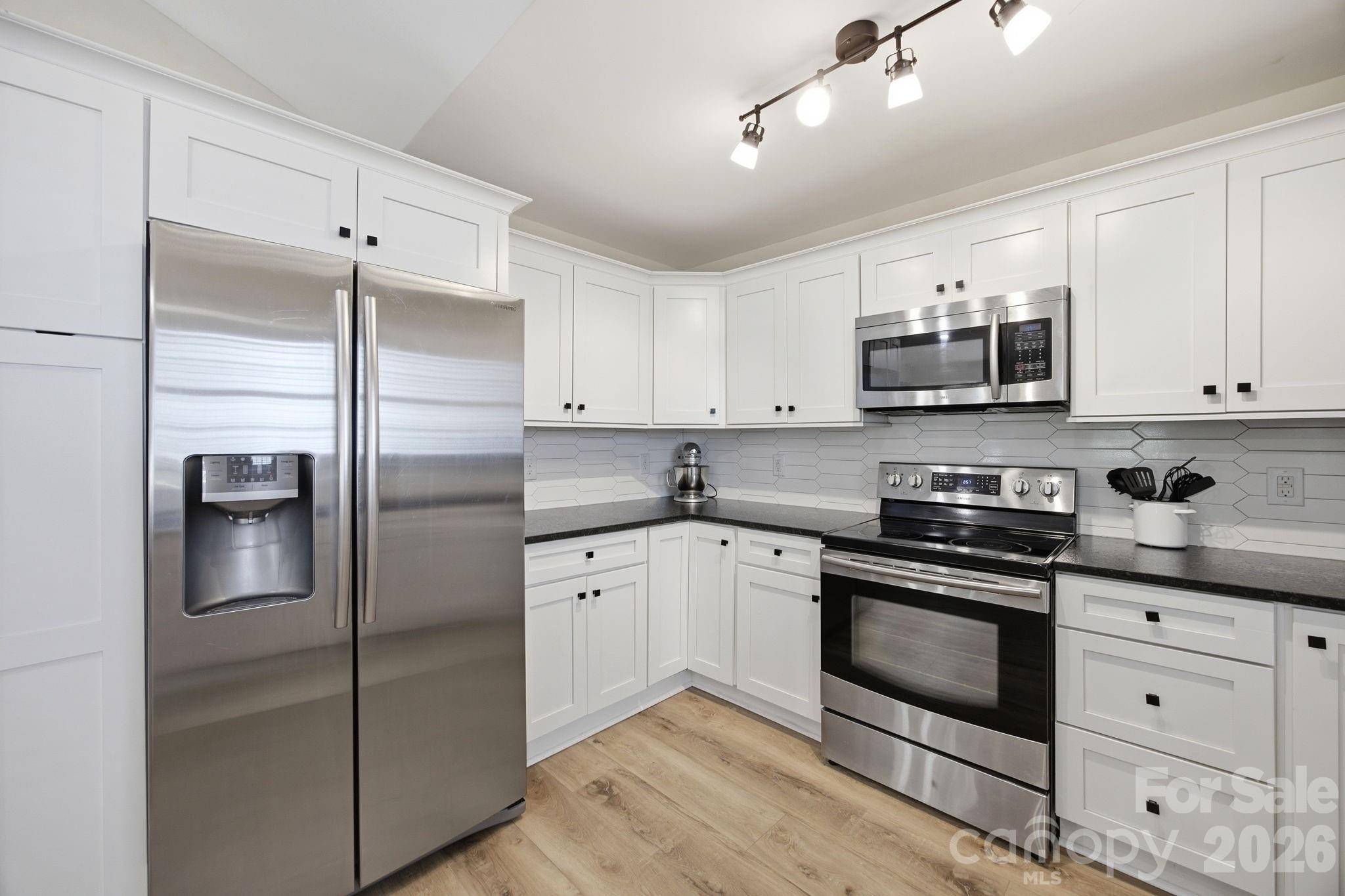 1742 Dunkirk Drive Property Photo 20