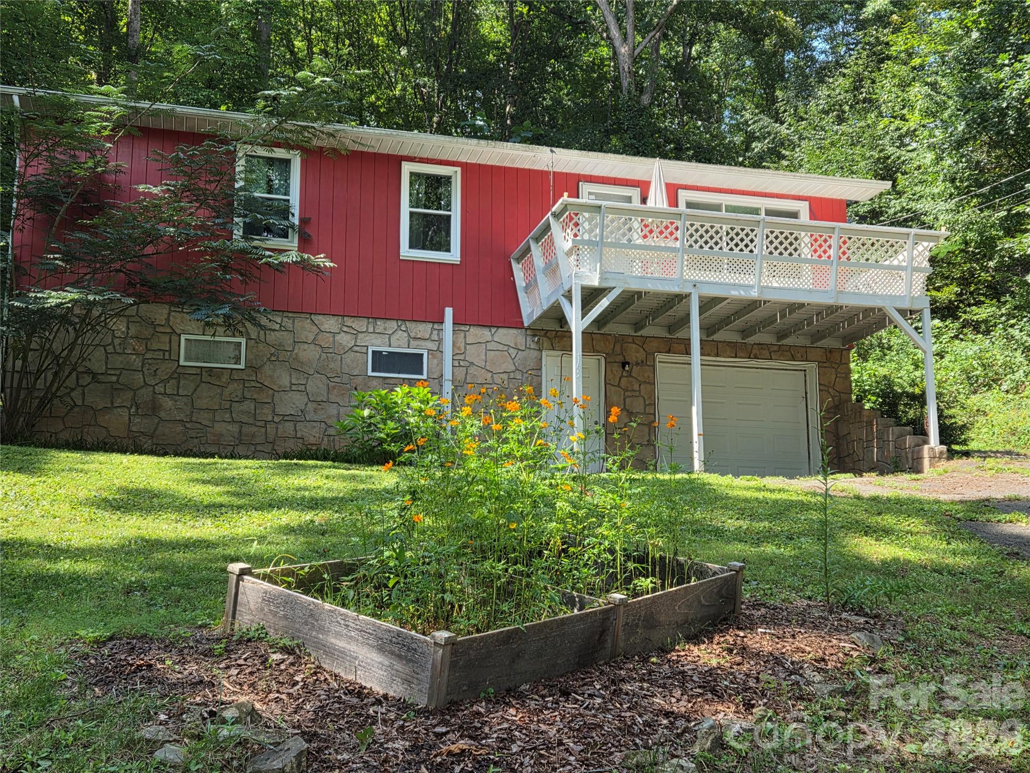 165 Mount Eire Drive Property Photo 1