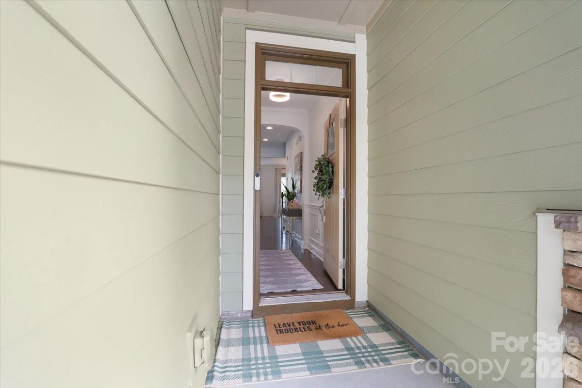 17534 Austins Creek Drive Property Photo 4