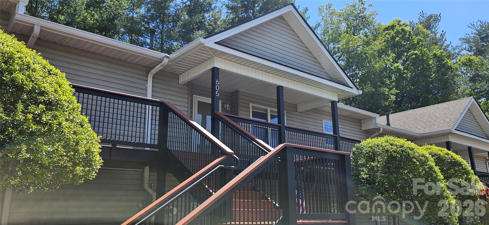 605 Carlyle Way